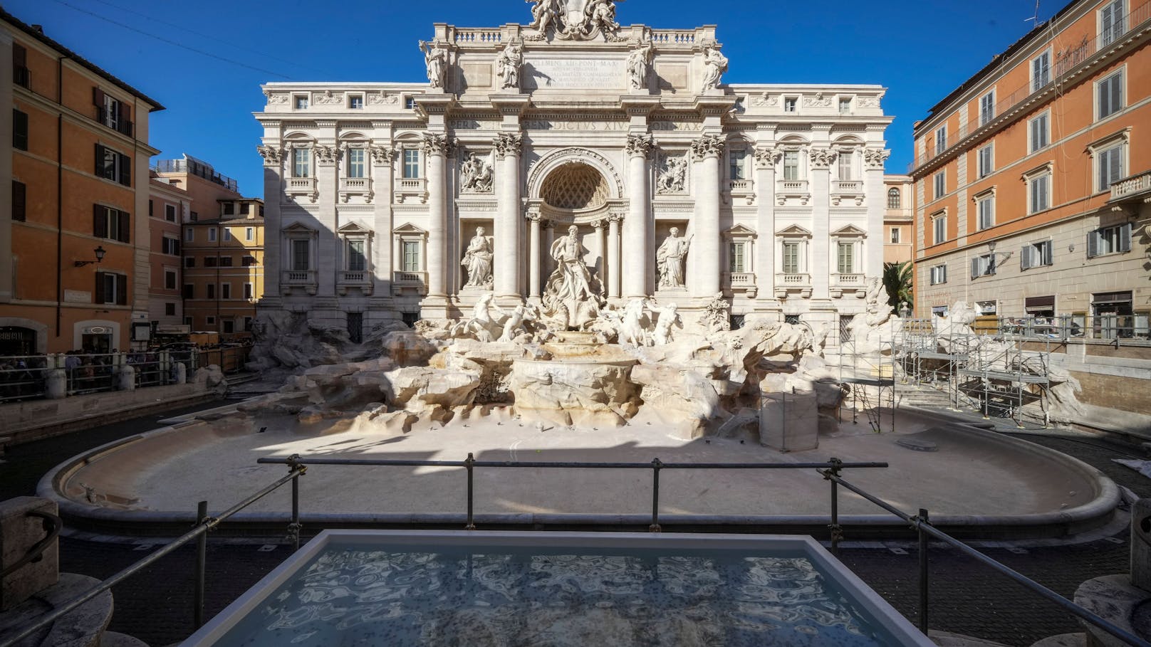 Trevi-Brunnen ohne Wasser – Planschbecken für Münzwurf