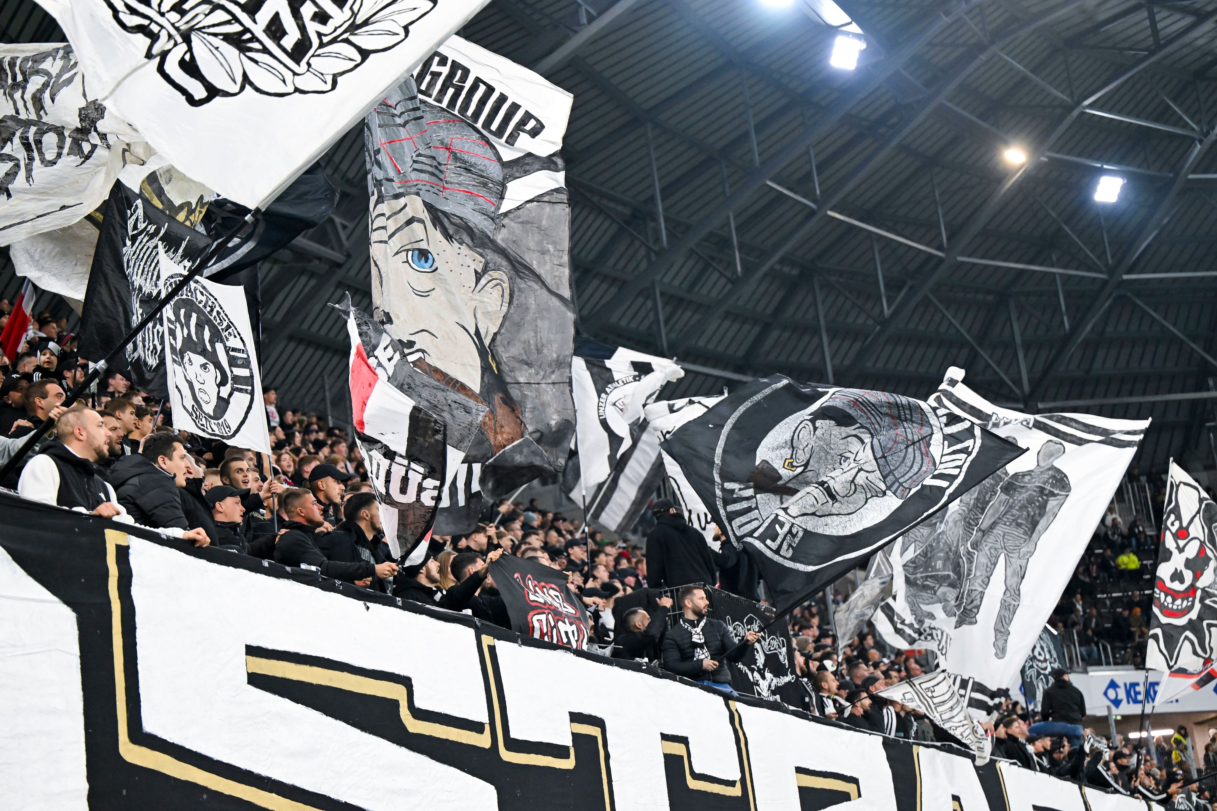 Gegen Cercle Brügge werden die LASK-Fanklubs wieder für Stimmung sorgen.