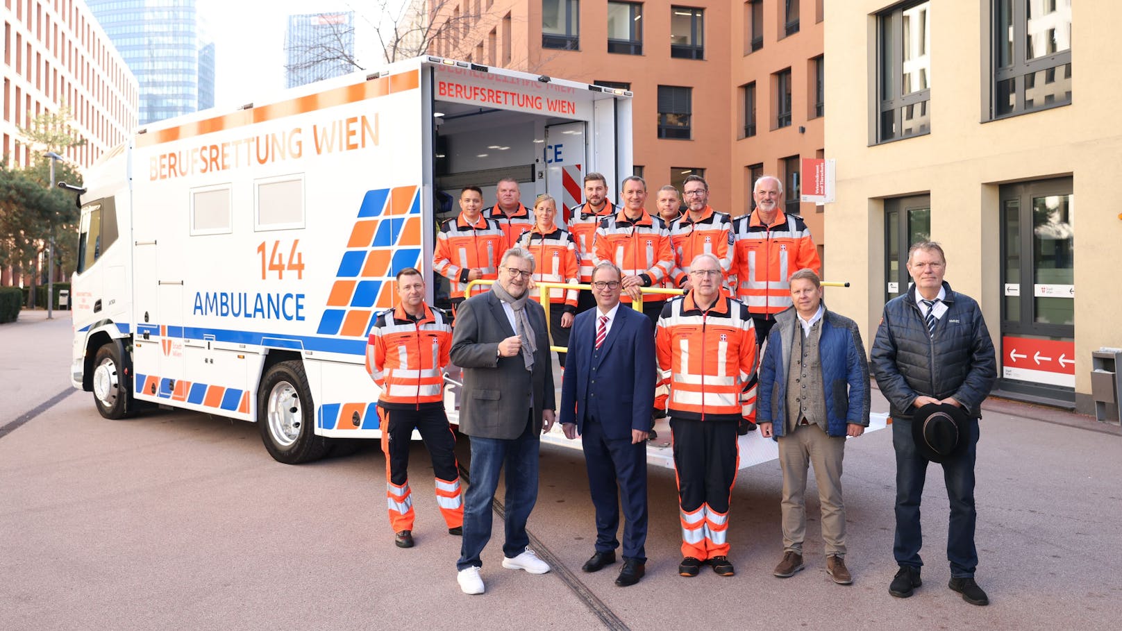 10-Tonnen! Rettungsriese für Wiens Patienten im Einsatz