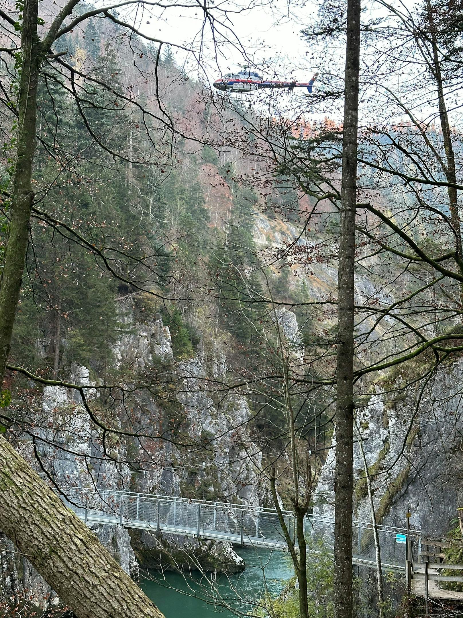 Nach ersten Informationen soll es sich beim Toten um einen deutschen Staatsbürger handeln.