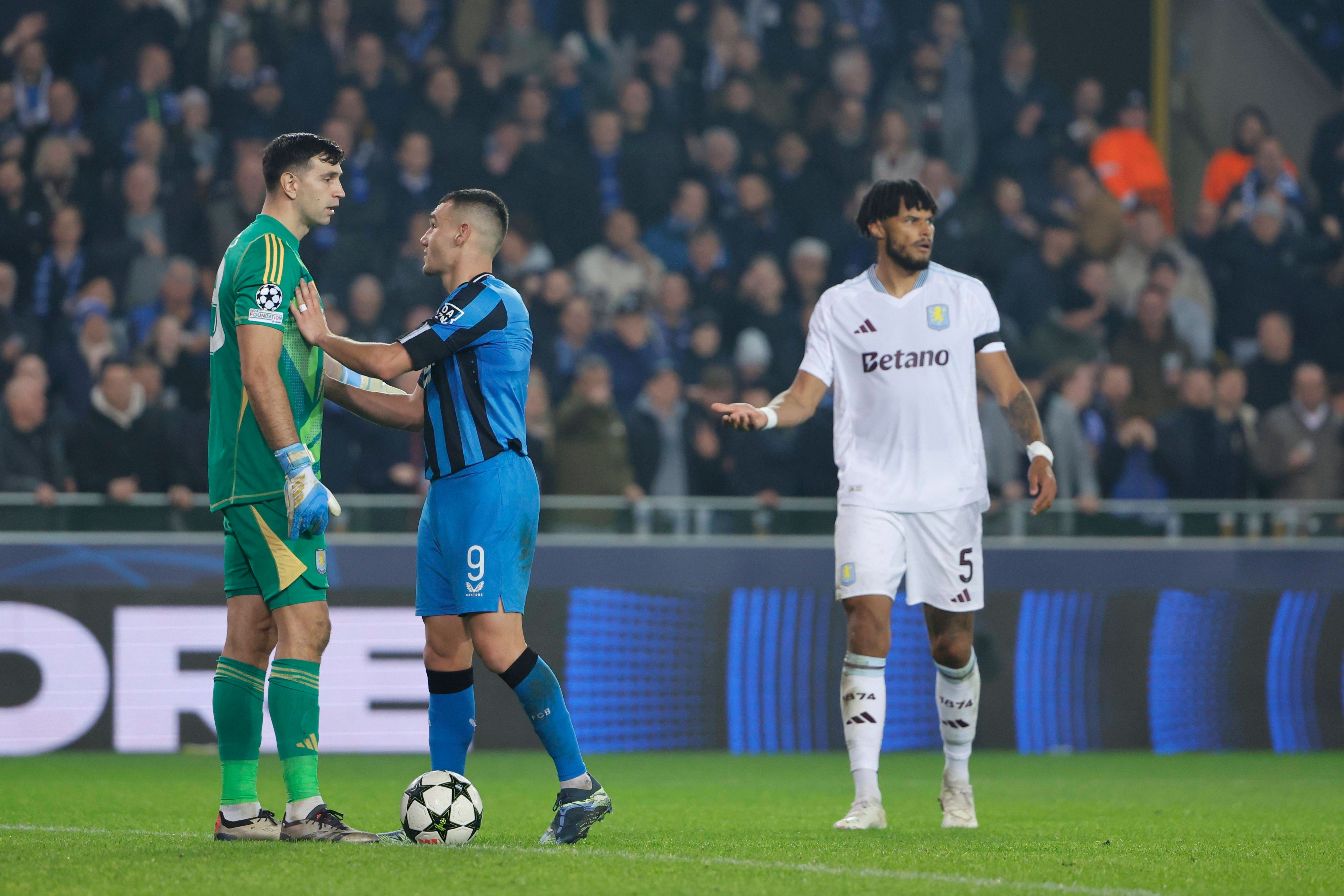 Welttorhüter Martinez verliert mit Aston Villa erstmals in der Champions League.