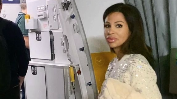 Nina "Bambi" Bruckner buchte Flüge nach New York umsonst