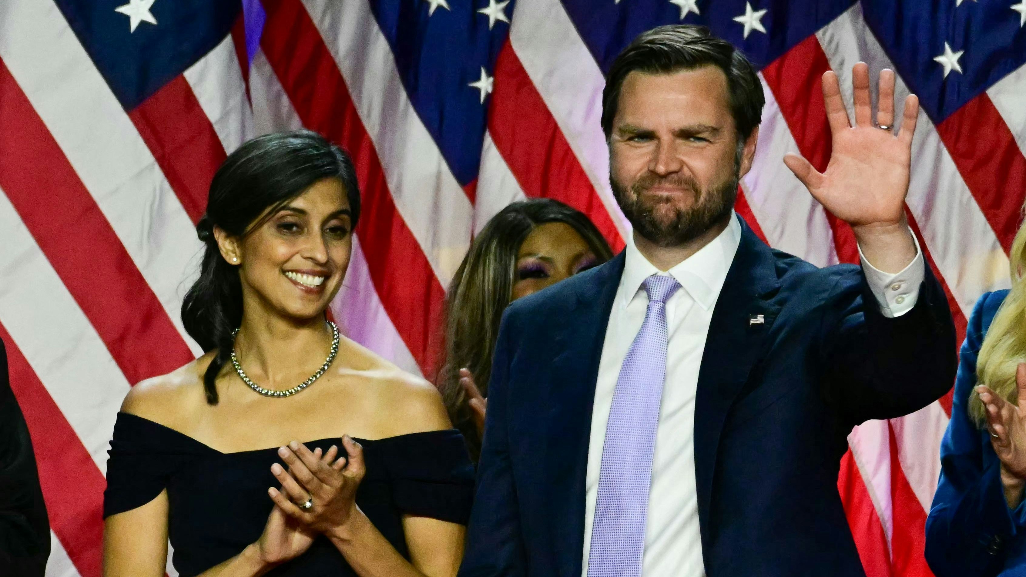 Der künftige Vizepräsident J.D. Vance mit Ehefrau Usha