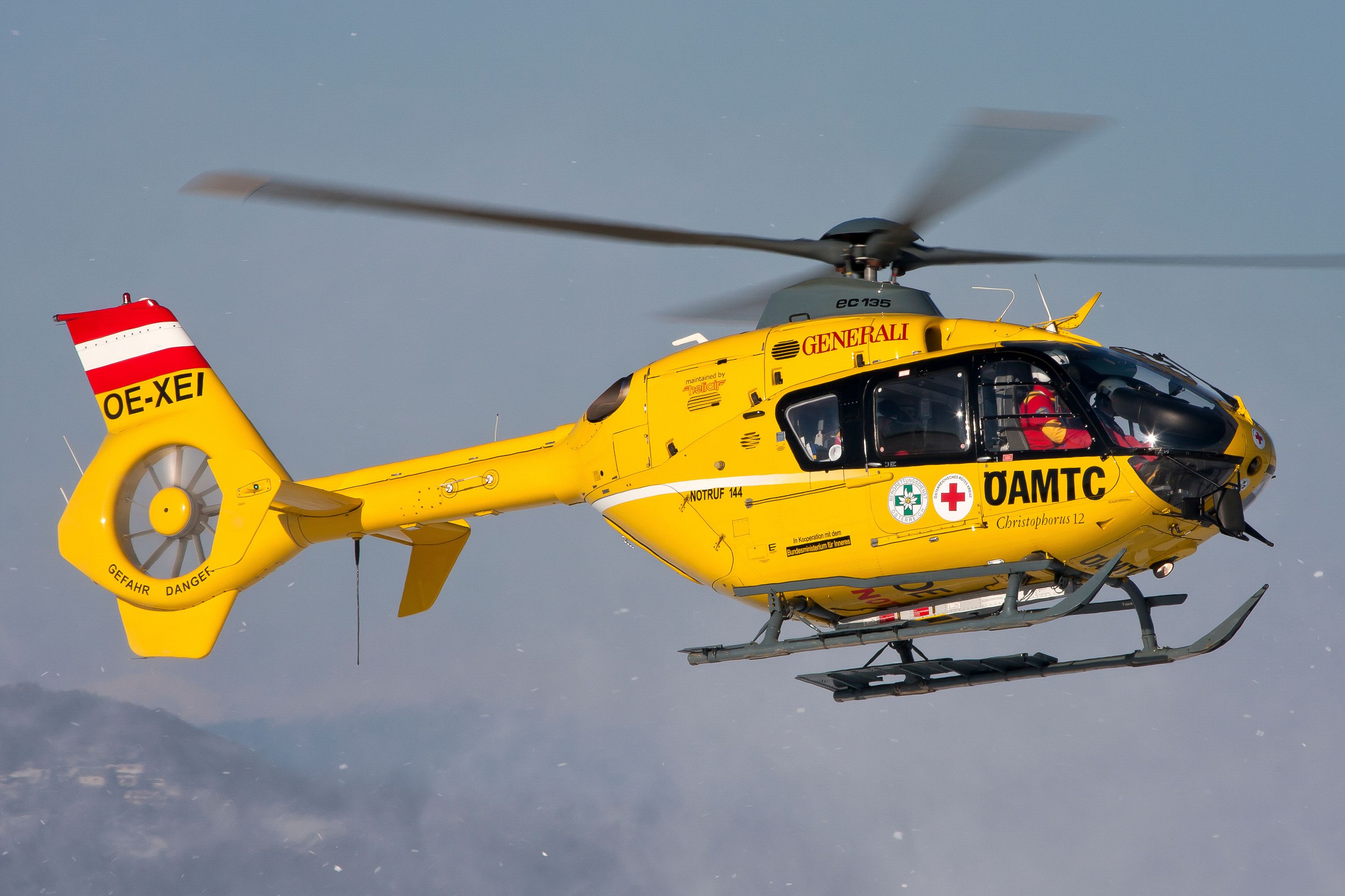 Der 23-Jährige wurde schwer verletzt ins Spital geflogen. (Symbolbild)