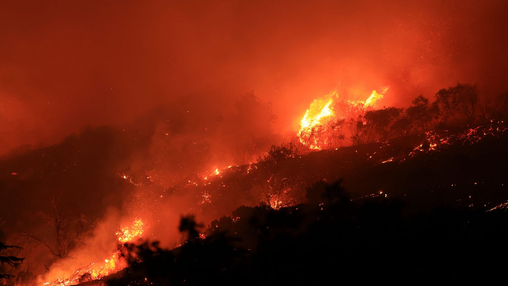 Klimakrise "feiert" mit – Großbrand bei Los Angeles!