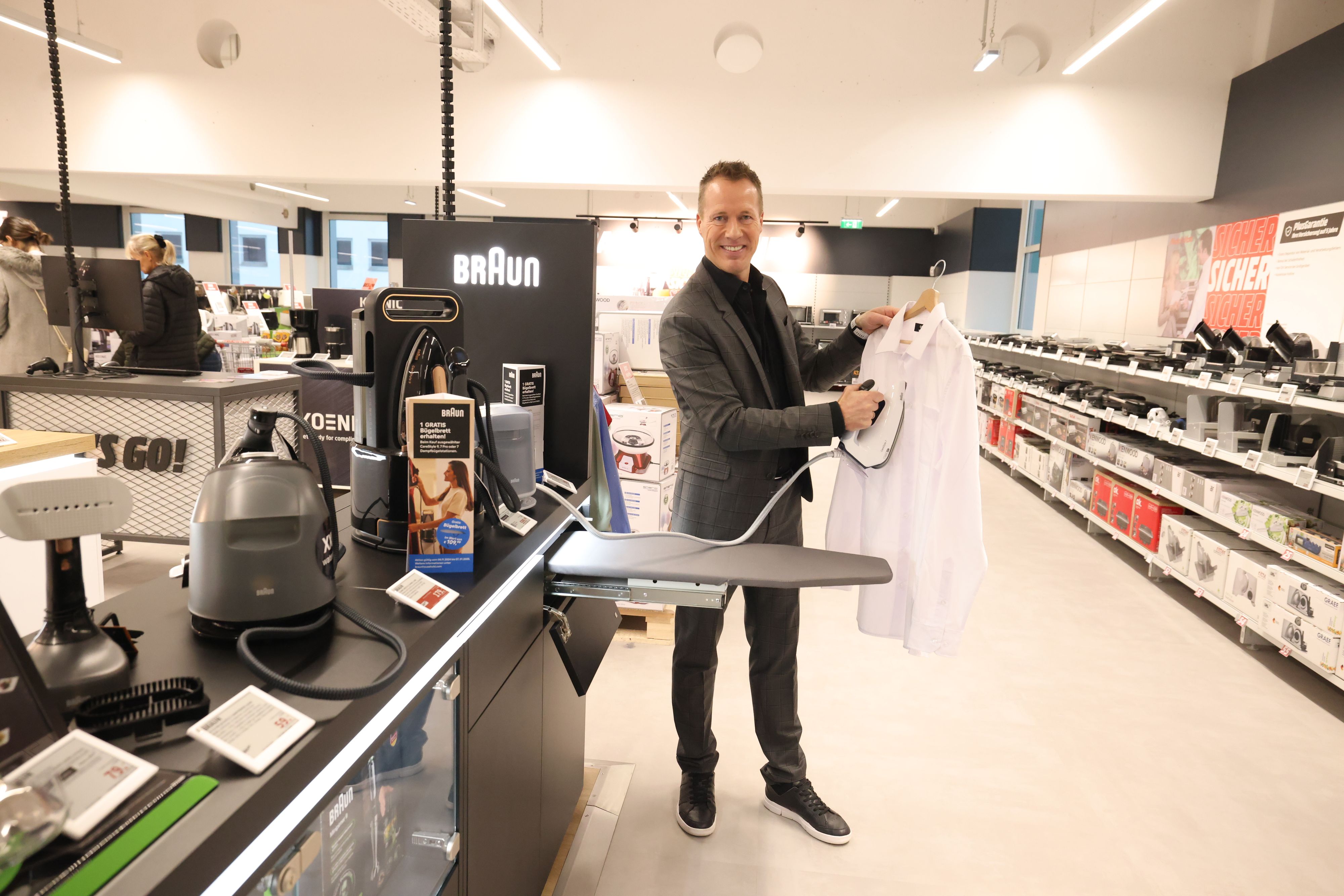 Zeigt vor, wie’s geht: MediaMarkt-Vorstand Jörg Bauer