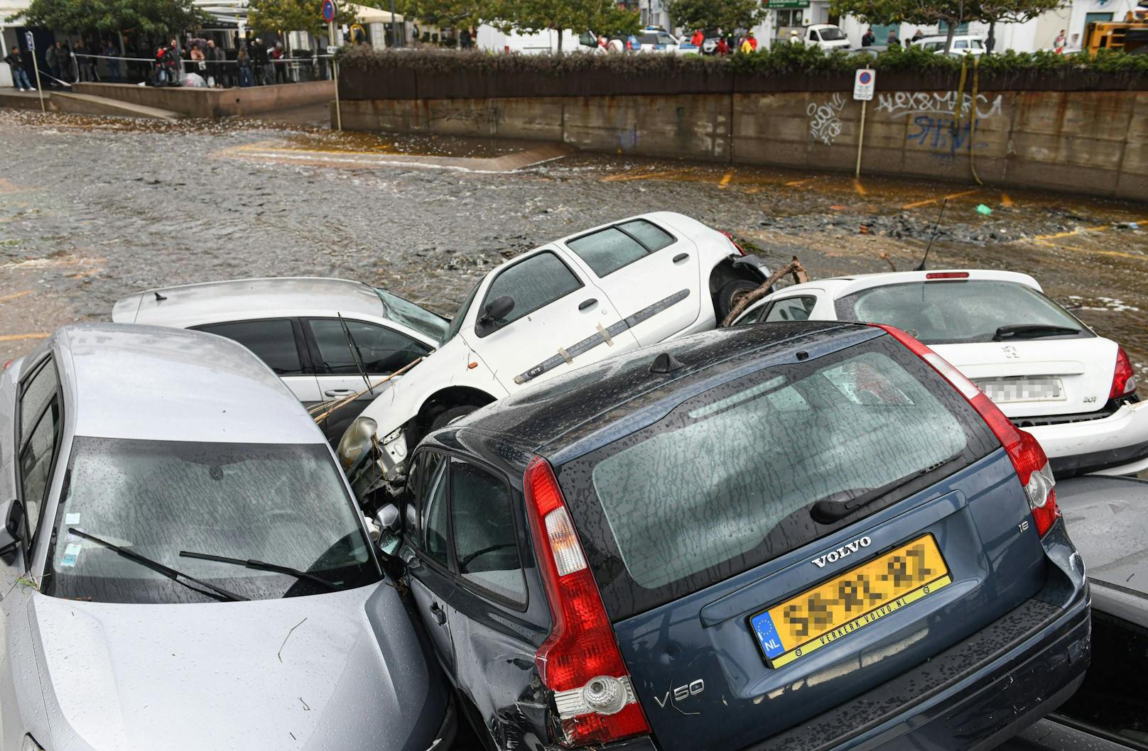 Erneuter Sintflut-Regen hat für schwere Schäden in Spanien gesorgt. Dieses Mal wurde das Küstenstädtchen Cadaqués hart getroffen.