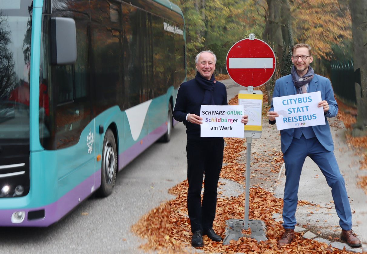 Badens FP-Obmann René Hansy und FP-Gemeinderat Gottfried Forsthuber fordern kleinere Citybusse und mehr wirtschaftliches Denken.