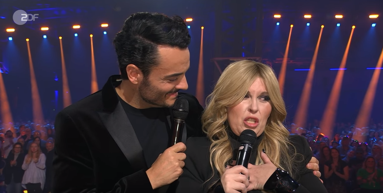 Giovanni versucht, Maite zu trösten. Sie konnte die Tränen nicht zurückhalten.