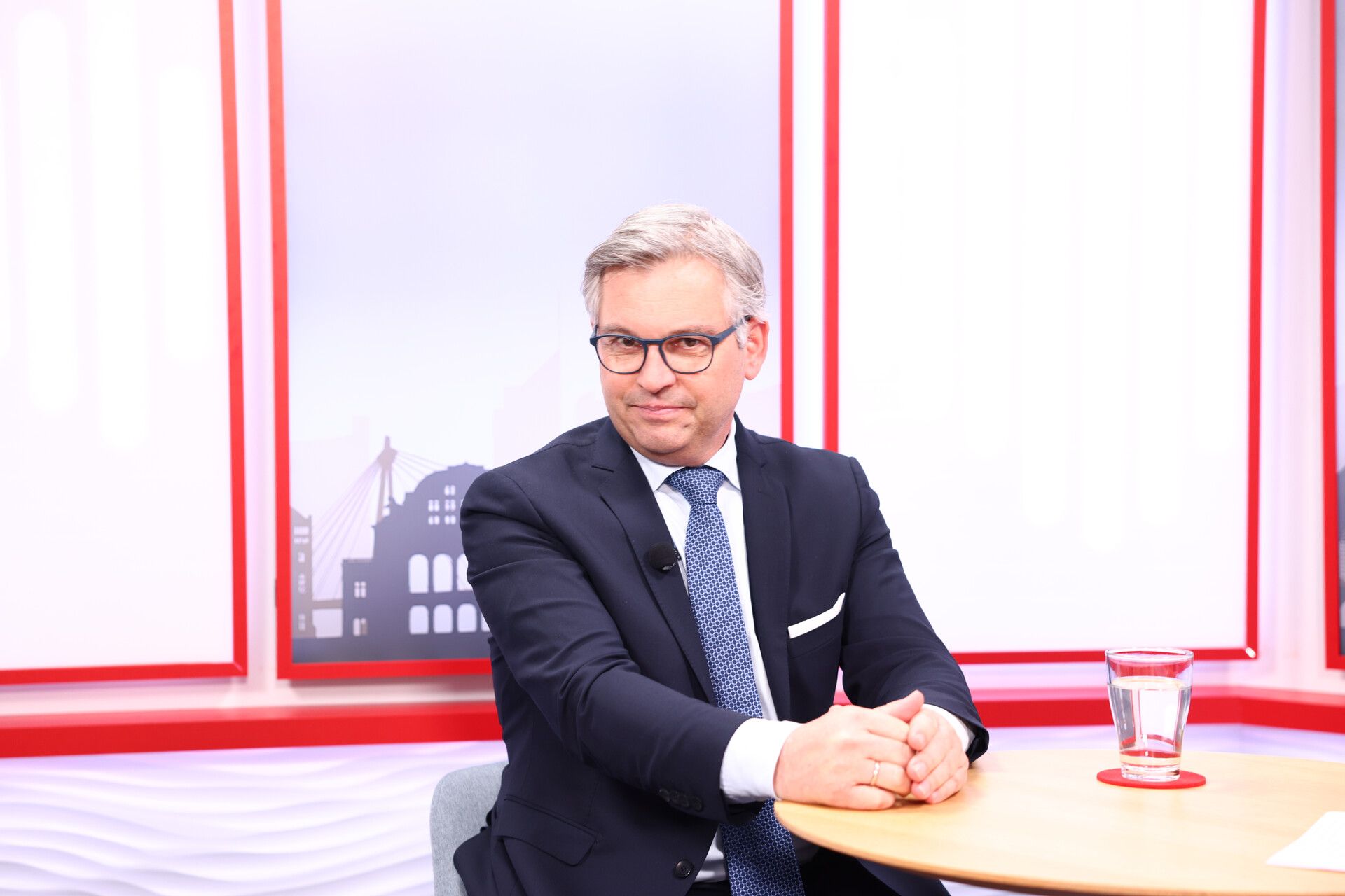 Die Optik ist keine gute: Finanzminister Magnus Brunner plant offenbar eine teure Abschiedsfeier.