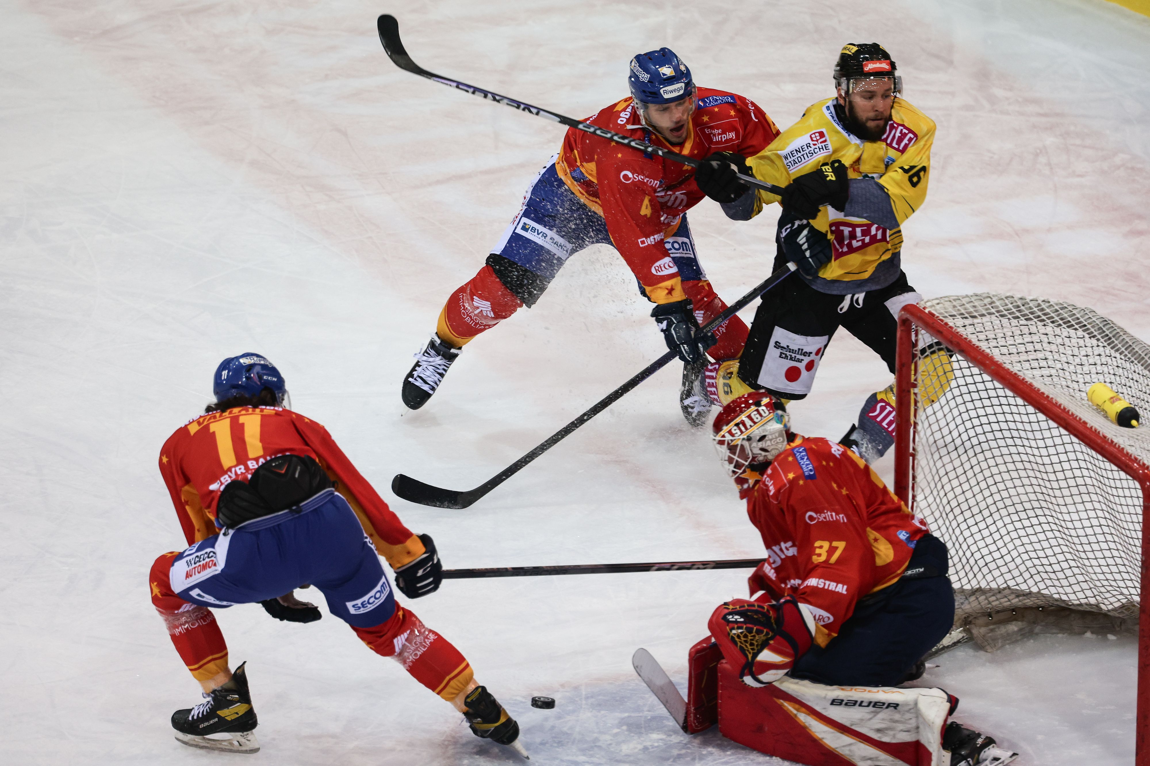 Gregorio Gios hier im Einsatz gegen die spusu Vienna Capitals.