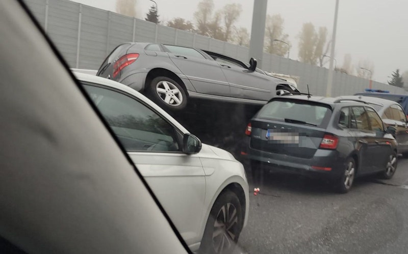 Schwerer Verkehrsunfall auf der A22 in Wien.