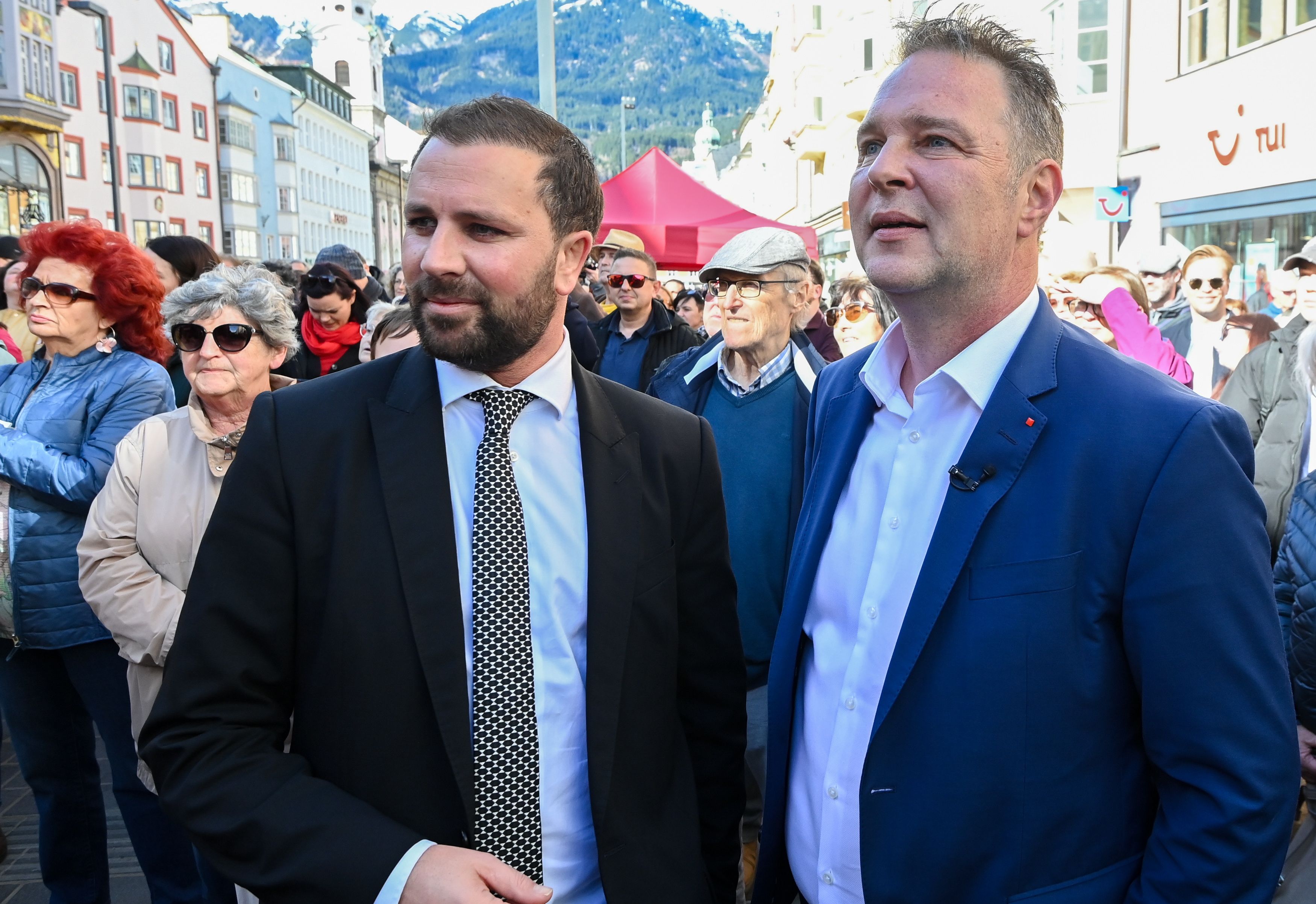 Im Wahlkampf der Tiroler Gemeinderats- und Bürgermeisterwahlen zeigte sich SPÖ-Chef Andreas Babler noch mit Georg Dornauer. Gut möglich, dass Babler nun auf Distanz geht. 