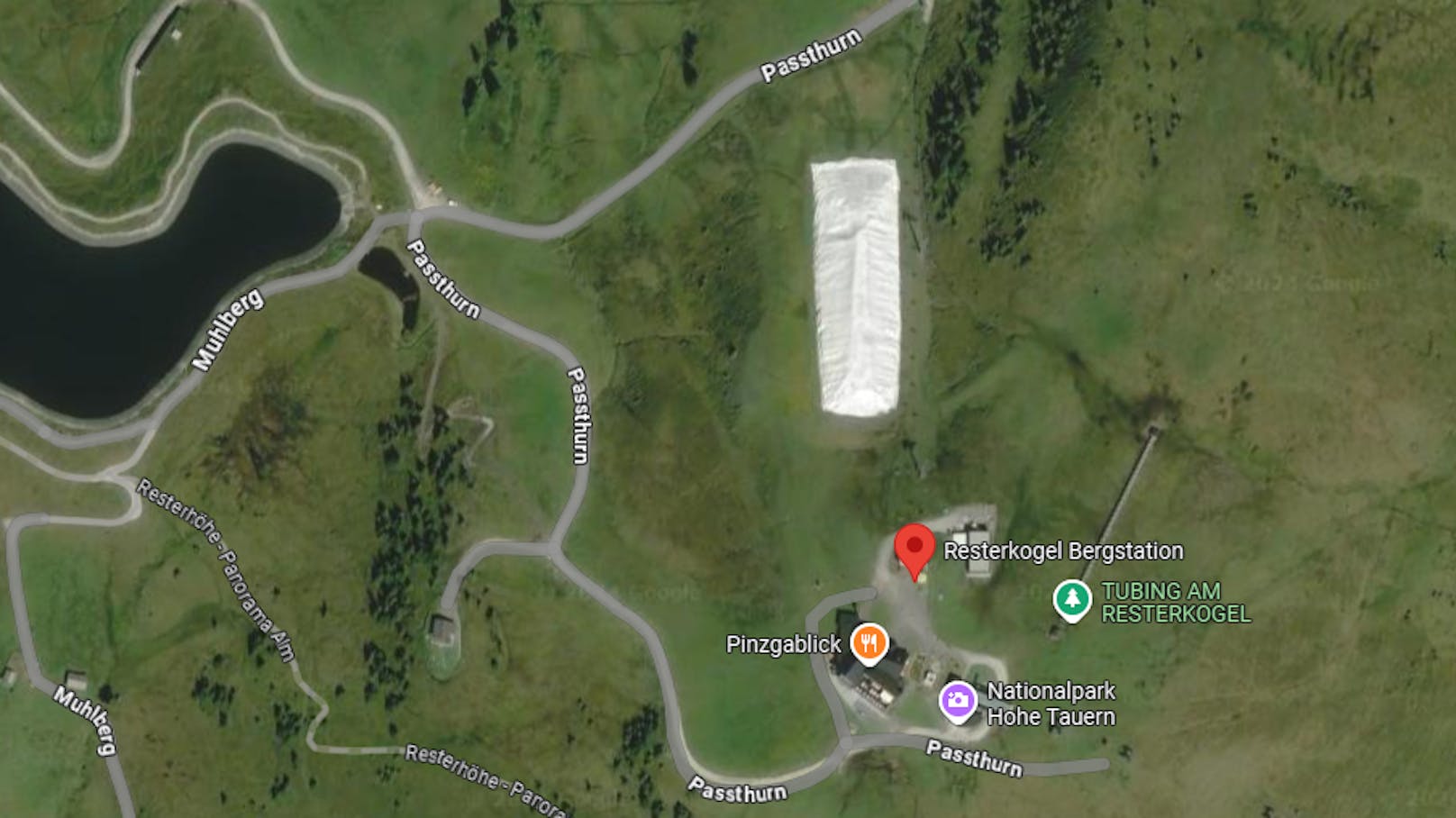 Das Mega-Depot am Resterkogel auf den Satellitenaufnahmen von Google Maps.