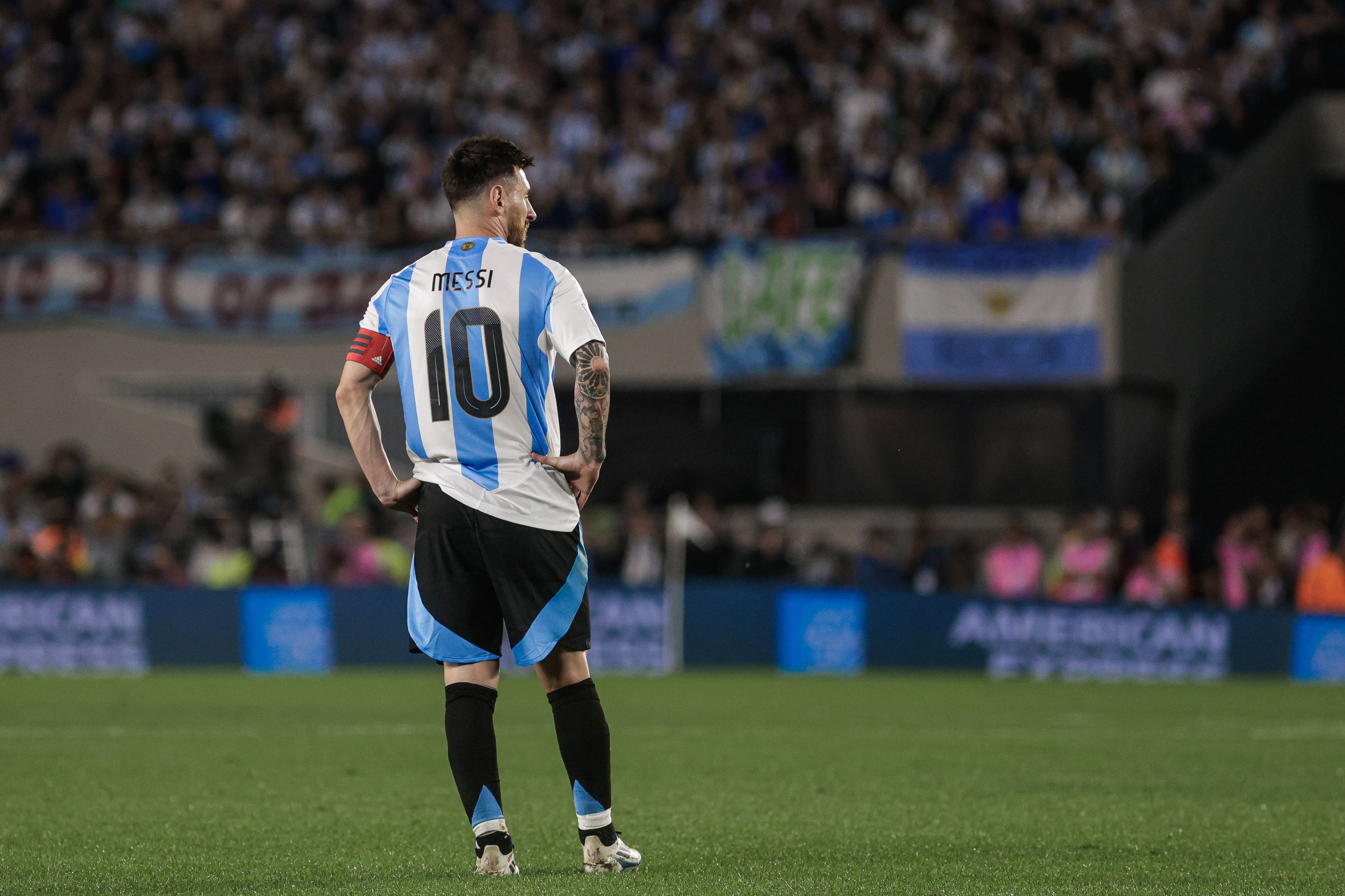 Trikots von Weltmeister Lionel Messi werden nicht im Stadion zu sehen sein. 
