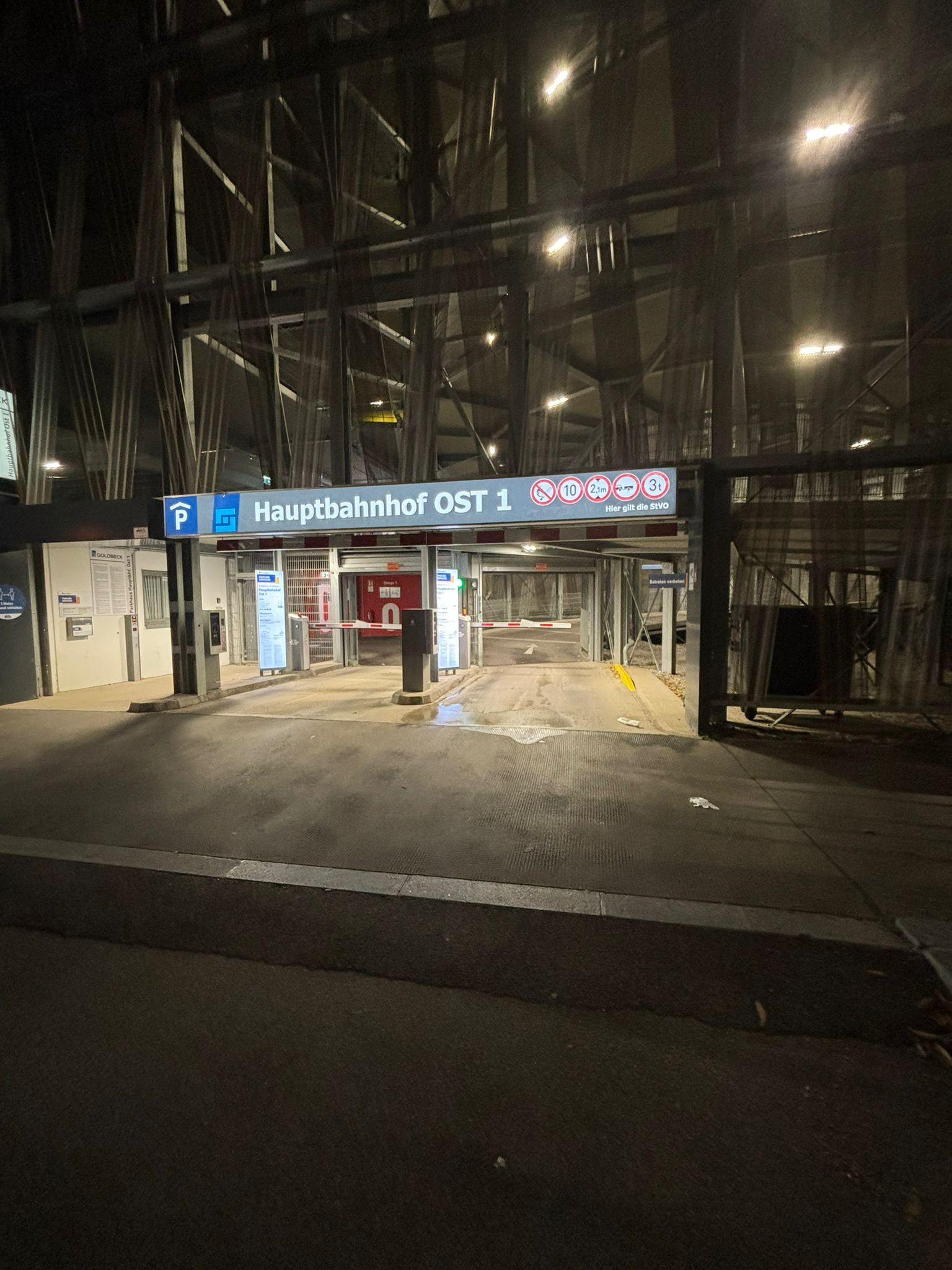 In dieser Hochgarage im Wiener Sonnwendviertel geht immer wieder die Post ab.