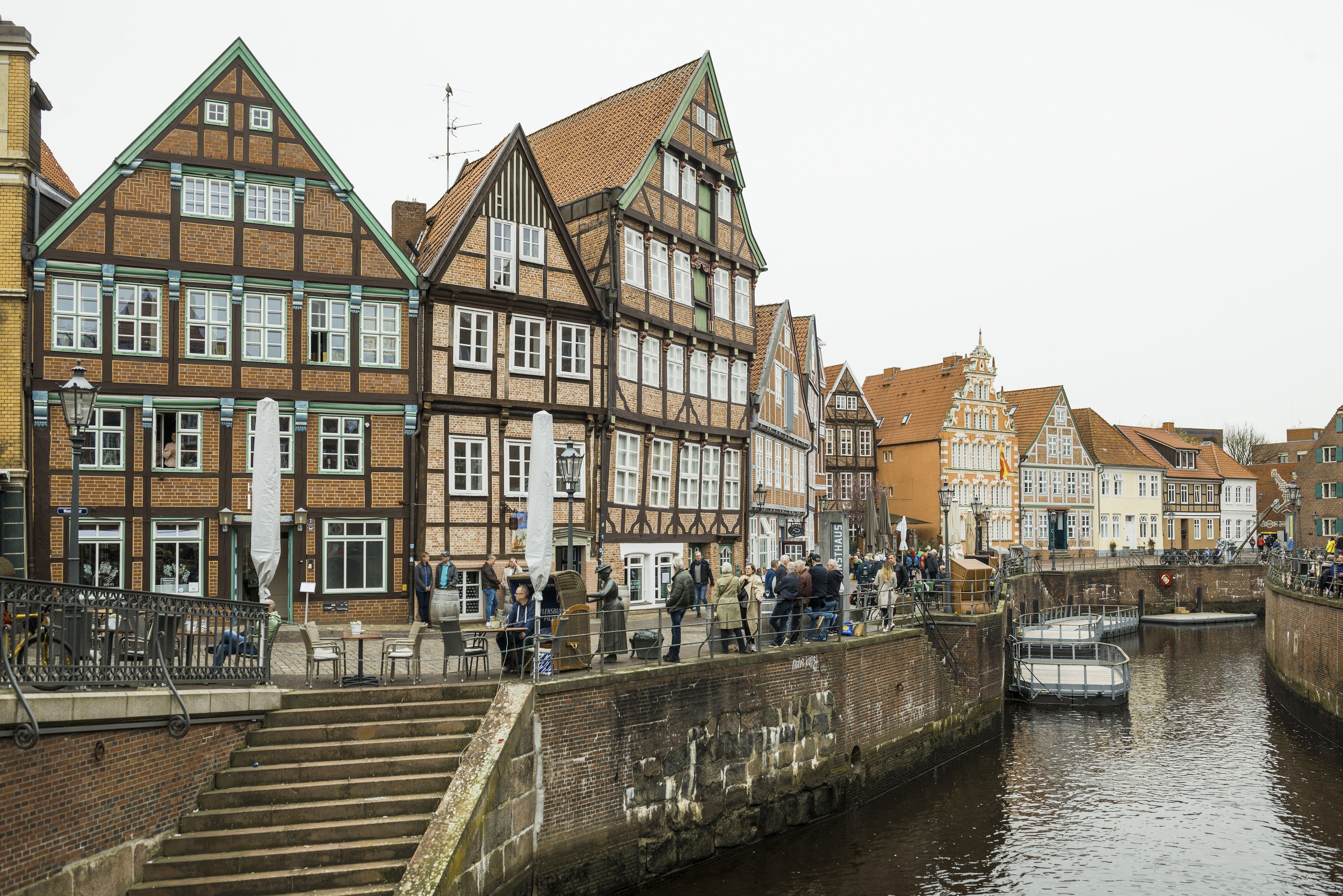 Im malerischen Buxtehude in Niedersachsen kam es zu einem Beziehungsstreit der in einem Inferno endete. Ein 42-jähriges Opfer überlebte den Brandanschlag vorerst. (Symbolbild)