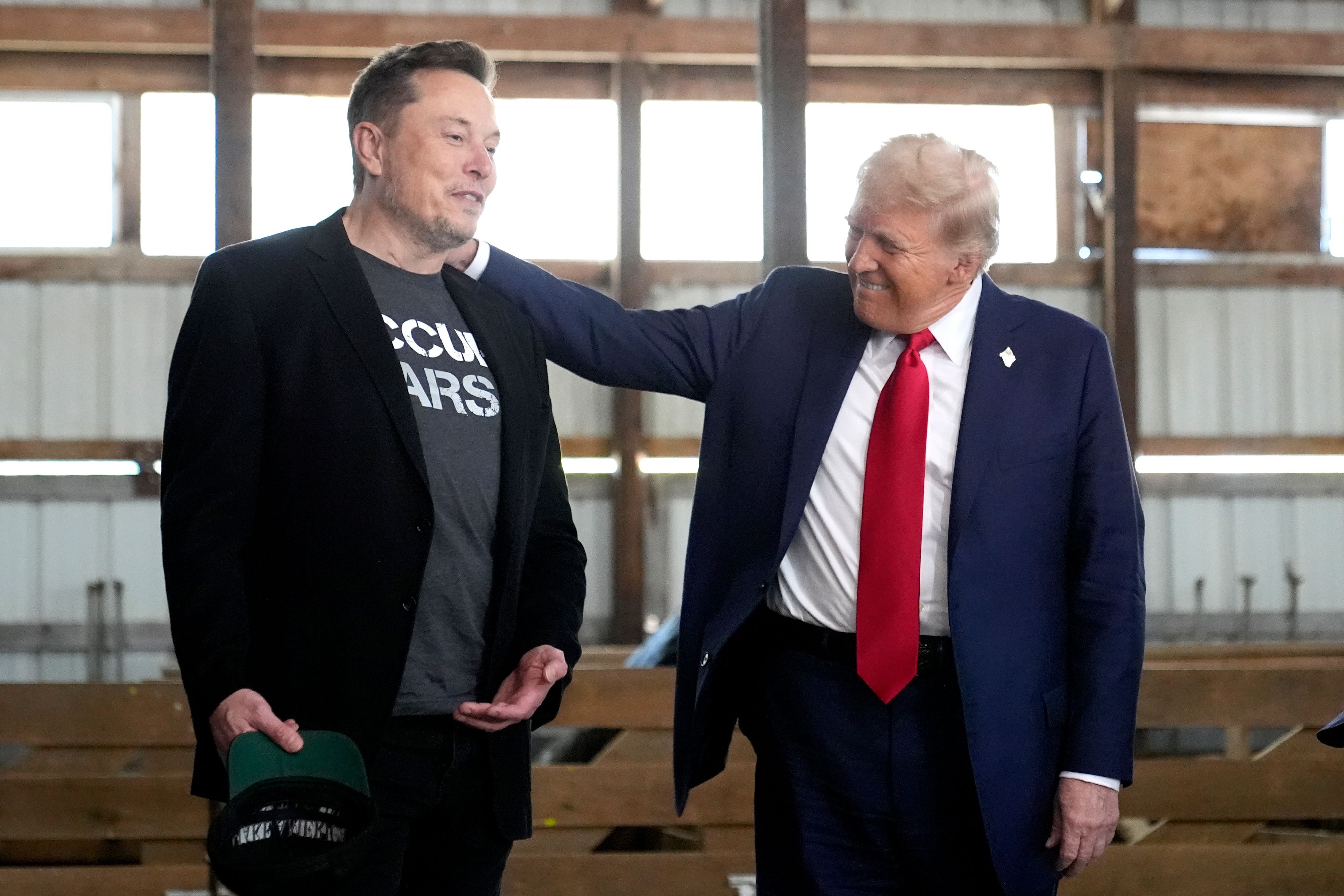 Elon Musk hat sich mit Millionen von US-Dollar einen Platz in Donald Trumps kommenden Kabinett erkauft.