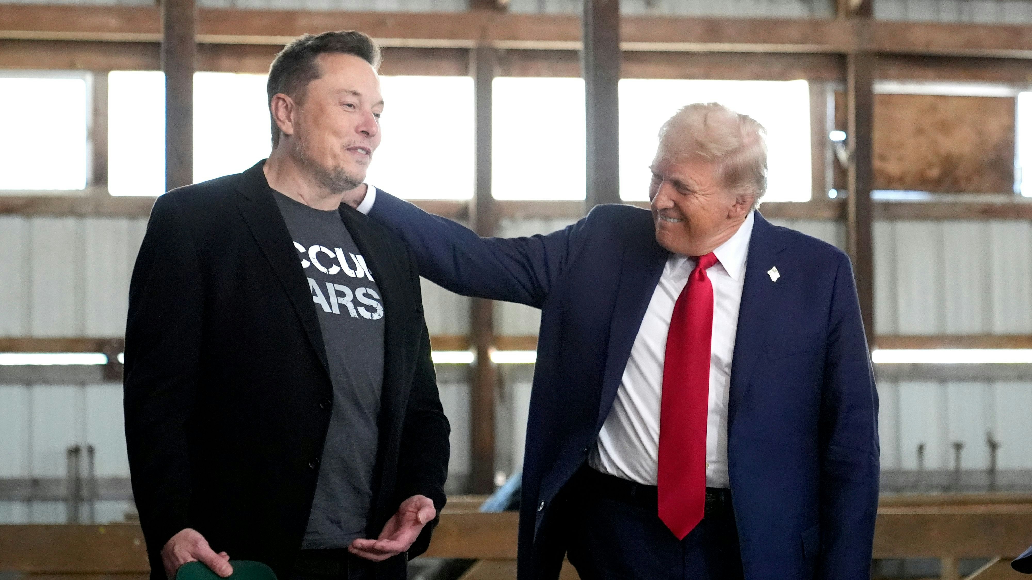 Elon Musk spendete 300 Millionen Dollar für Donald Trumps Wahlkampf. Im Gegenzug erhielt er ein eigenes Ministerium.