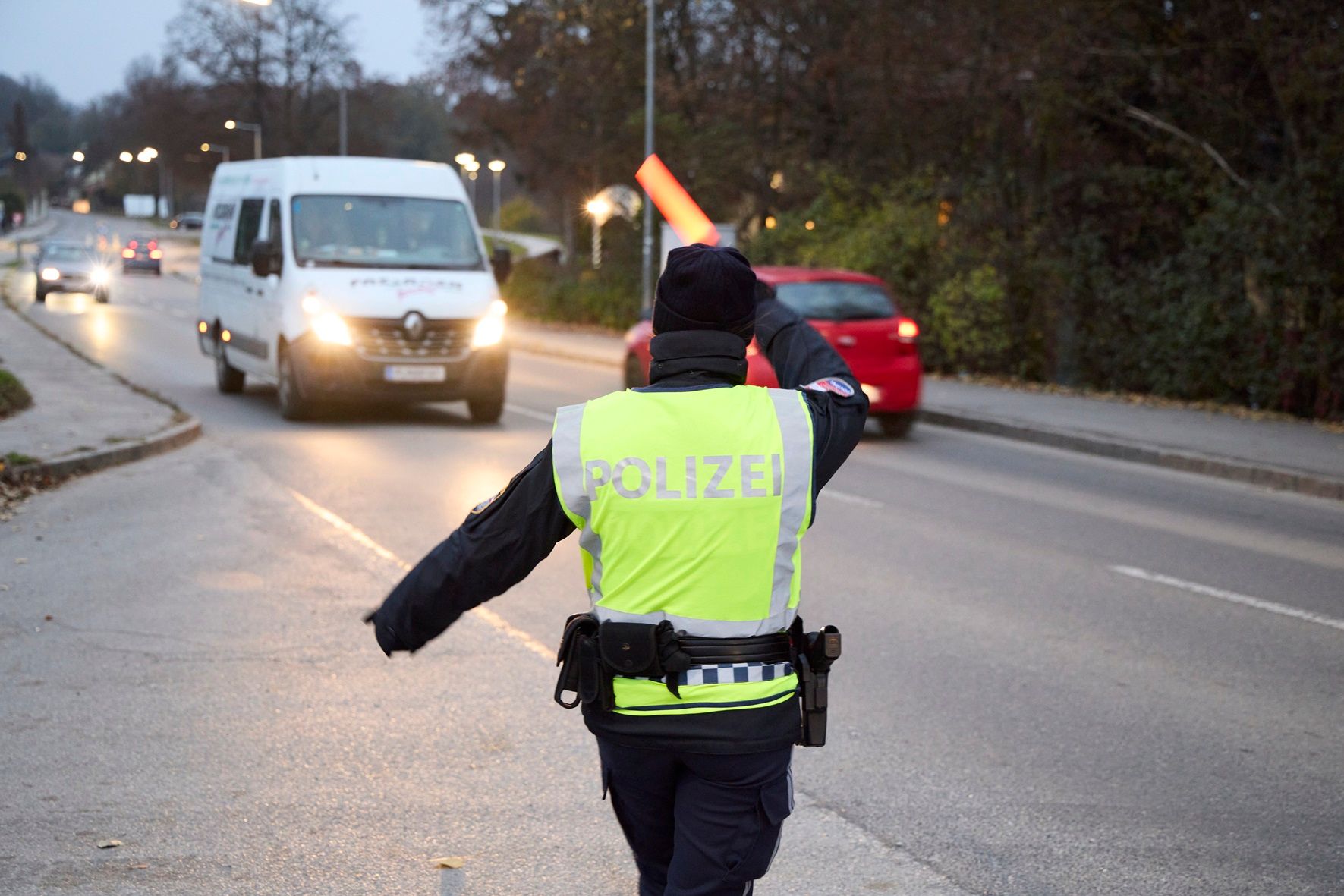 Viele Unfälle passieren im Herbst und Winter aufgrund schlechter Sichtverhältnisse. Polizei und Öamtc wollen mit der Aktion mehr Bewusstsein schaffen.