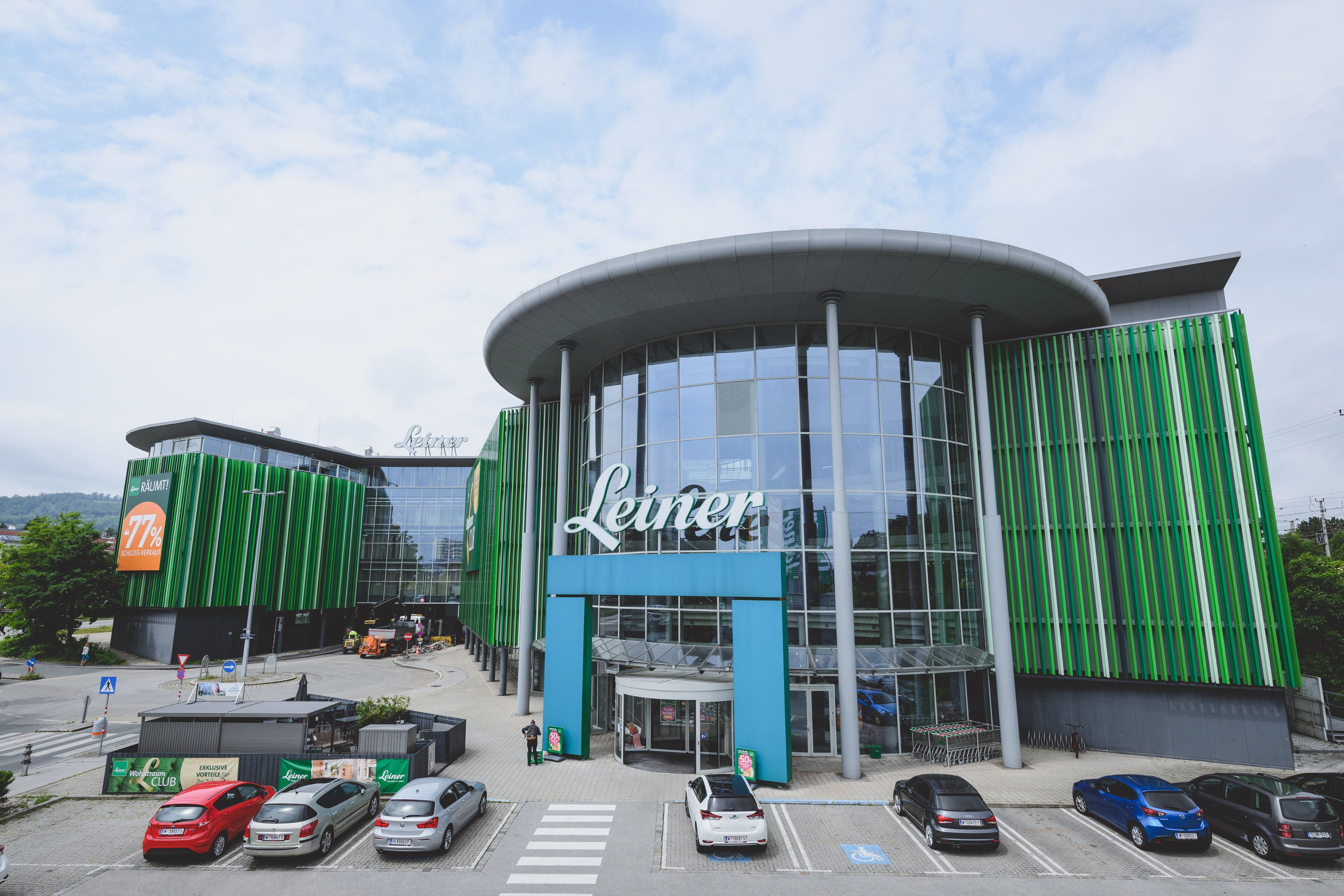 Die Leiner Filiale Wien West im 14. Wiener Gemeindebezirk, aufgenommen am 07. Juni 2023 in Wien, Österreich.