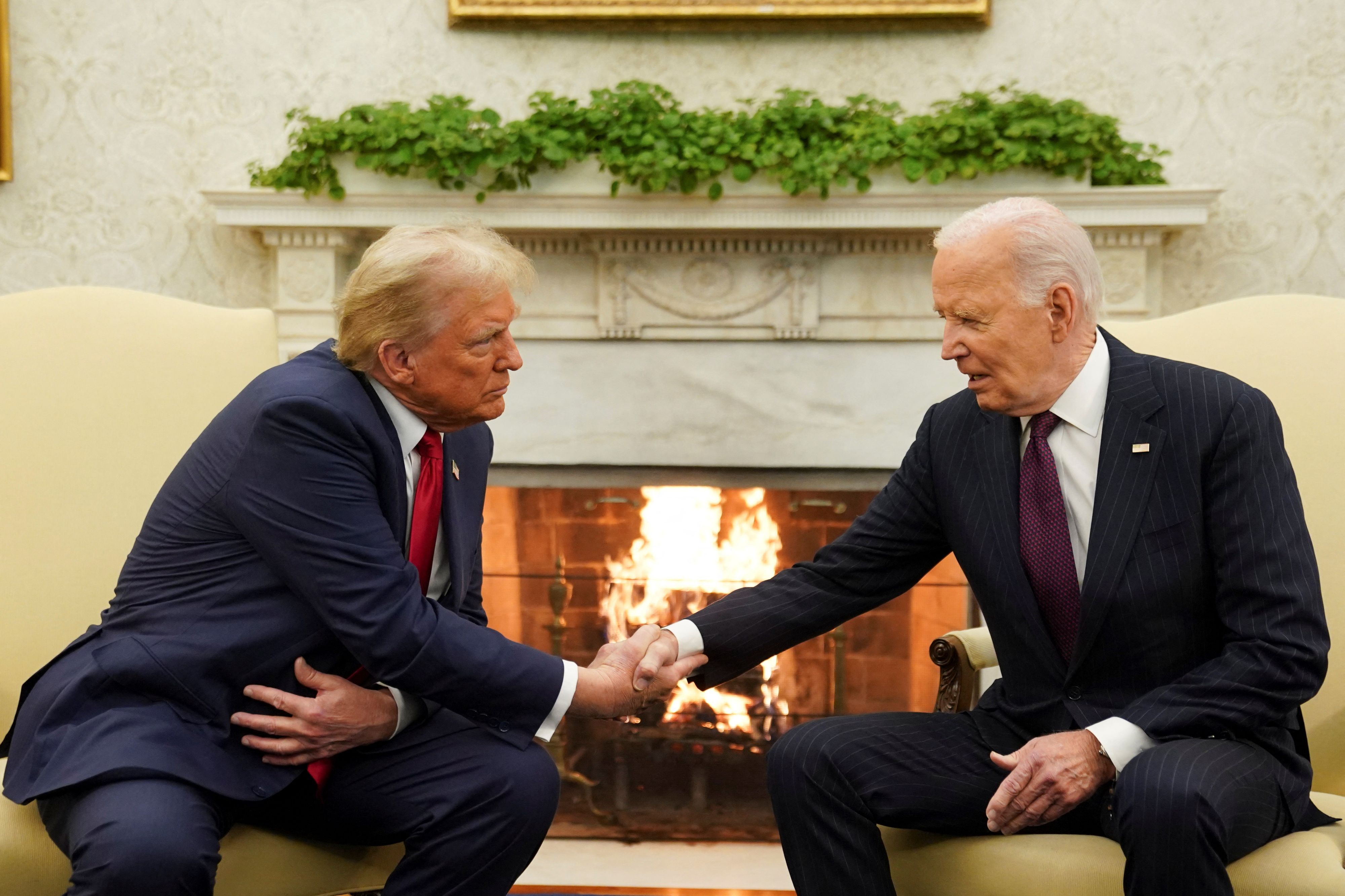 Trump dankte Biden für eine reibungslose Übergabe, worauf Biden mit 