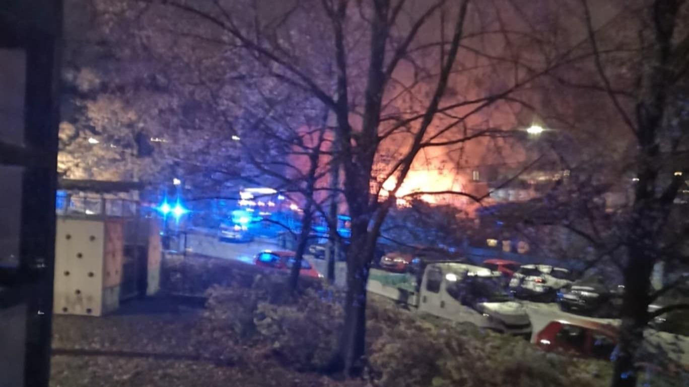 Beunruhigende Bilder aus Wien-Ottakring, aufgenommen in der Nacht auf Mittwoch.