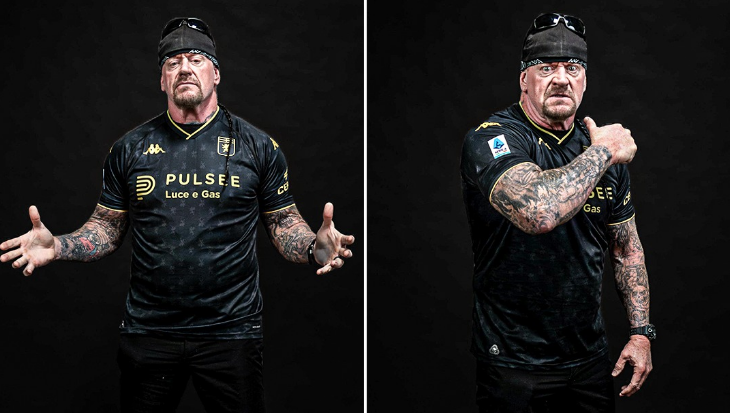 Der Undertaker als Trikot-Model