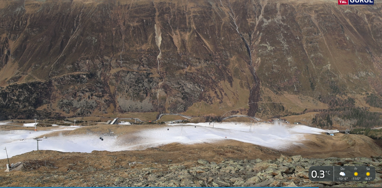 Die Schneekanonen laufen in Hochgurgl auf Hochtouren.