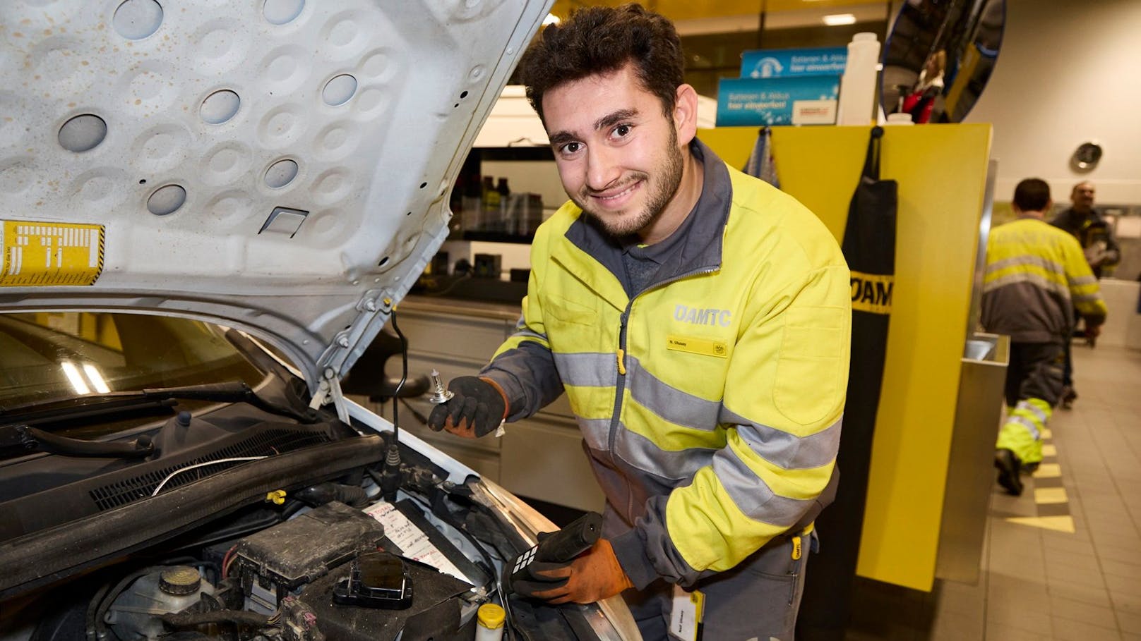 Mit der Aktion wollen Öamtc und Polizei Fahrer aufmerksam machen, ihre Scheinwerfer zu überprüfen.