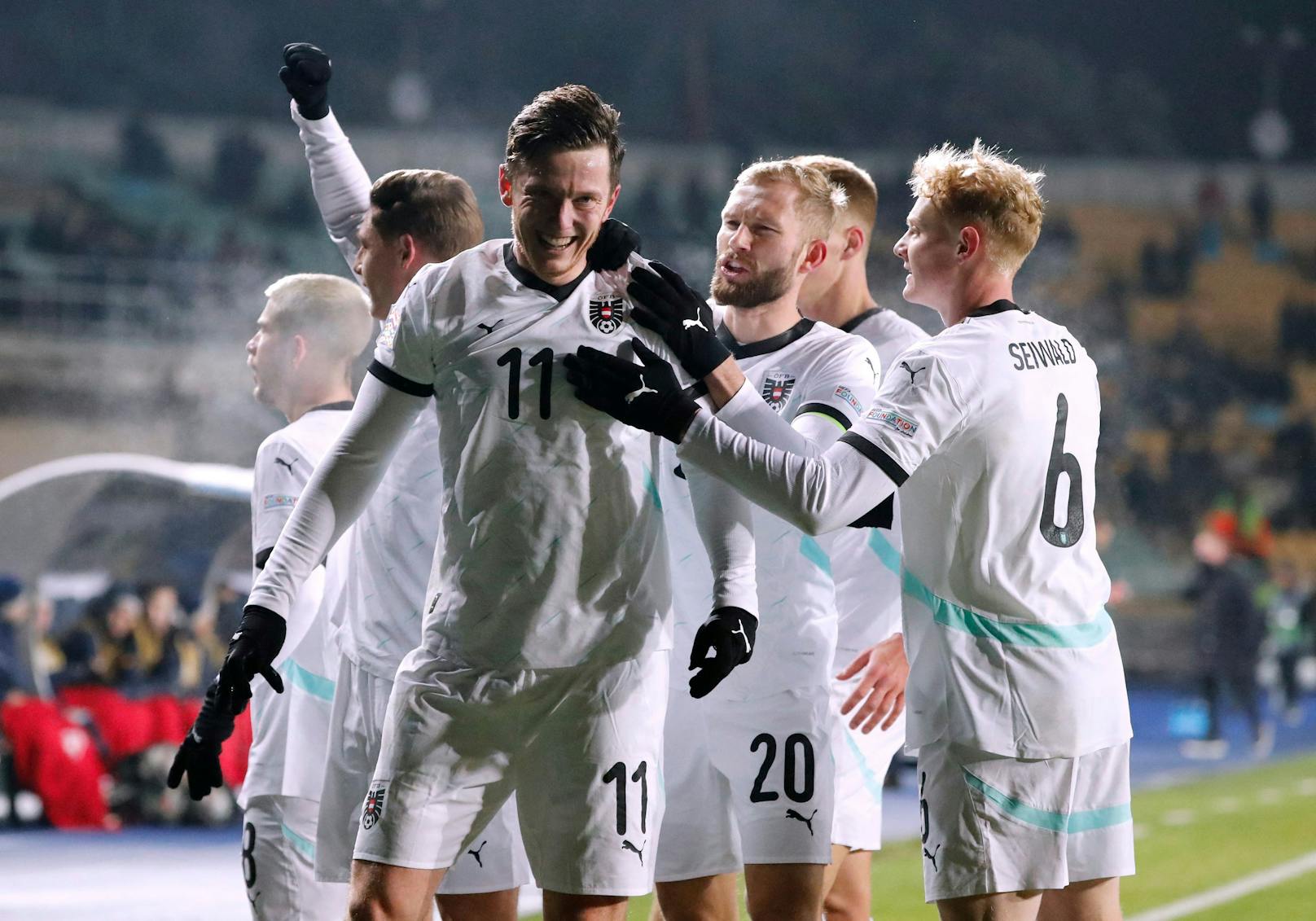 Michael Gregoritsch legte in der 25. Minute, direkt nach dem Rot-Foul, per Direkt-Freistoß das 2:0 nach. 