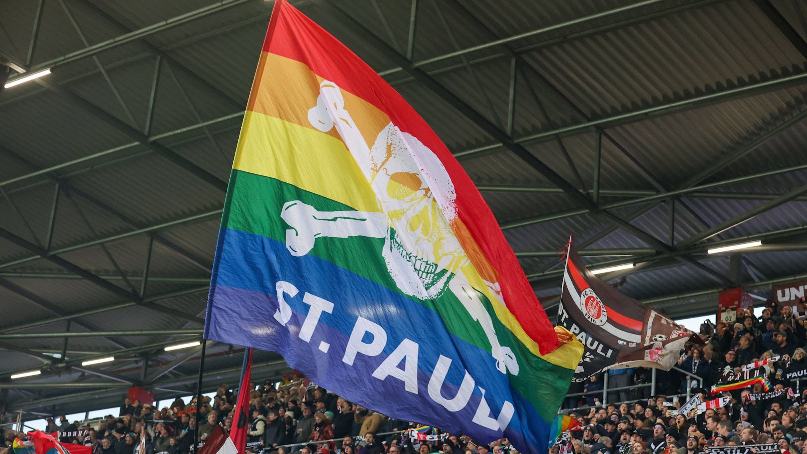 "Hass-Maschine!" St. Pauli nicht mehr auf Musks "X"