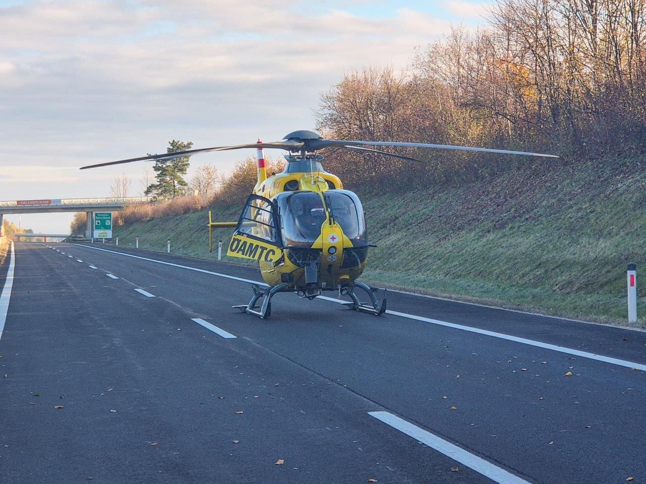 Medizinischer Notfall: Crash auf der S6 – Einsatzkräfte vor Ort