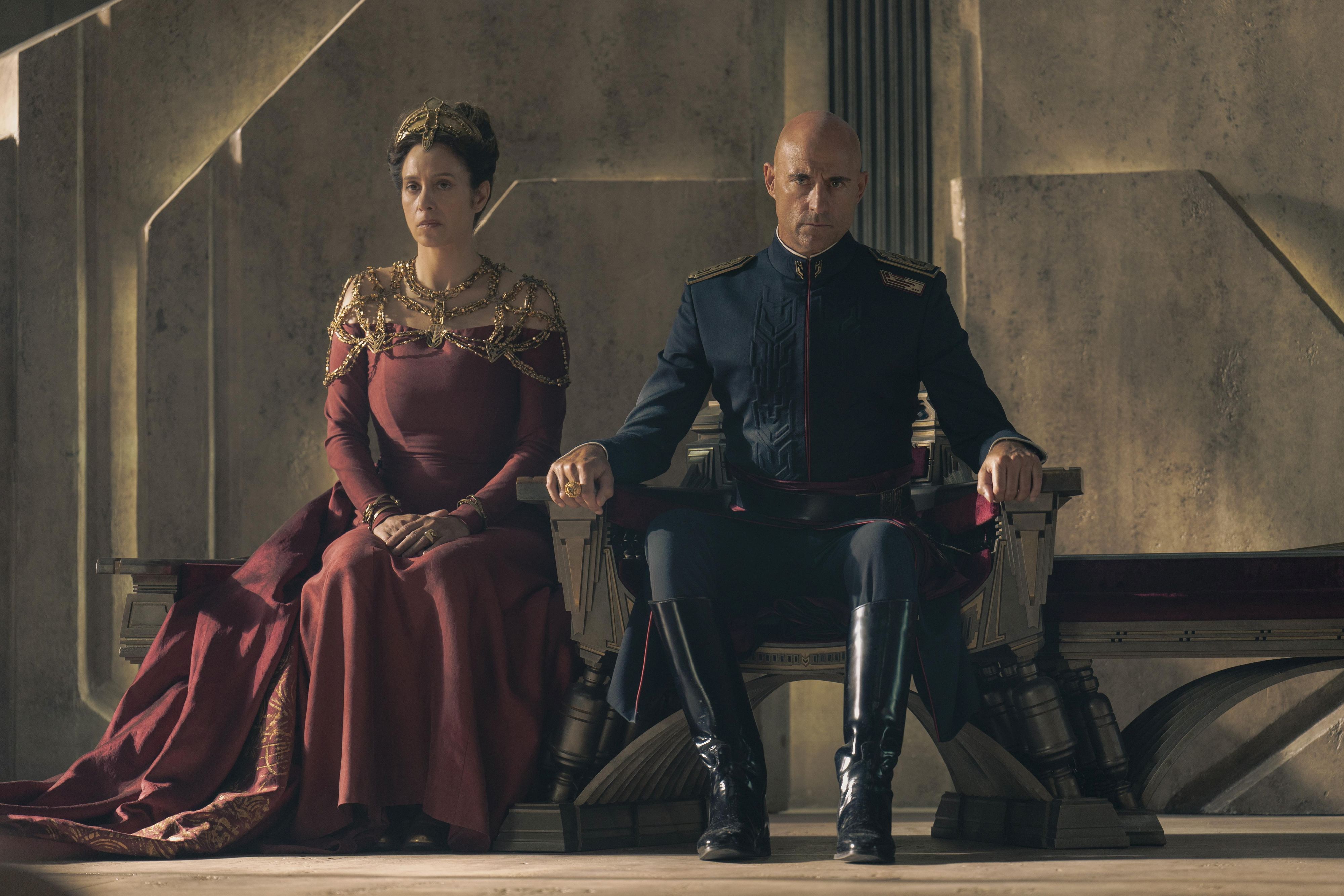 Imperator Javicco Corrino (Mark Strong) und seine Frau Natalya (Jodhi May).