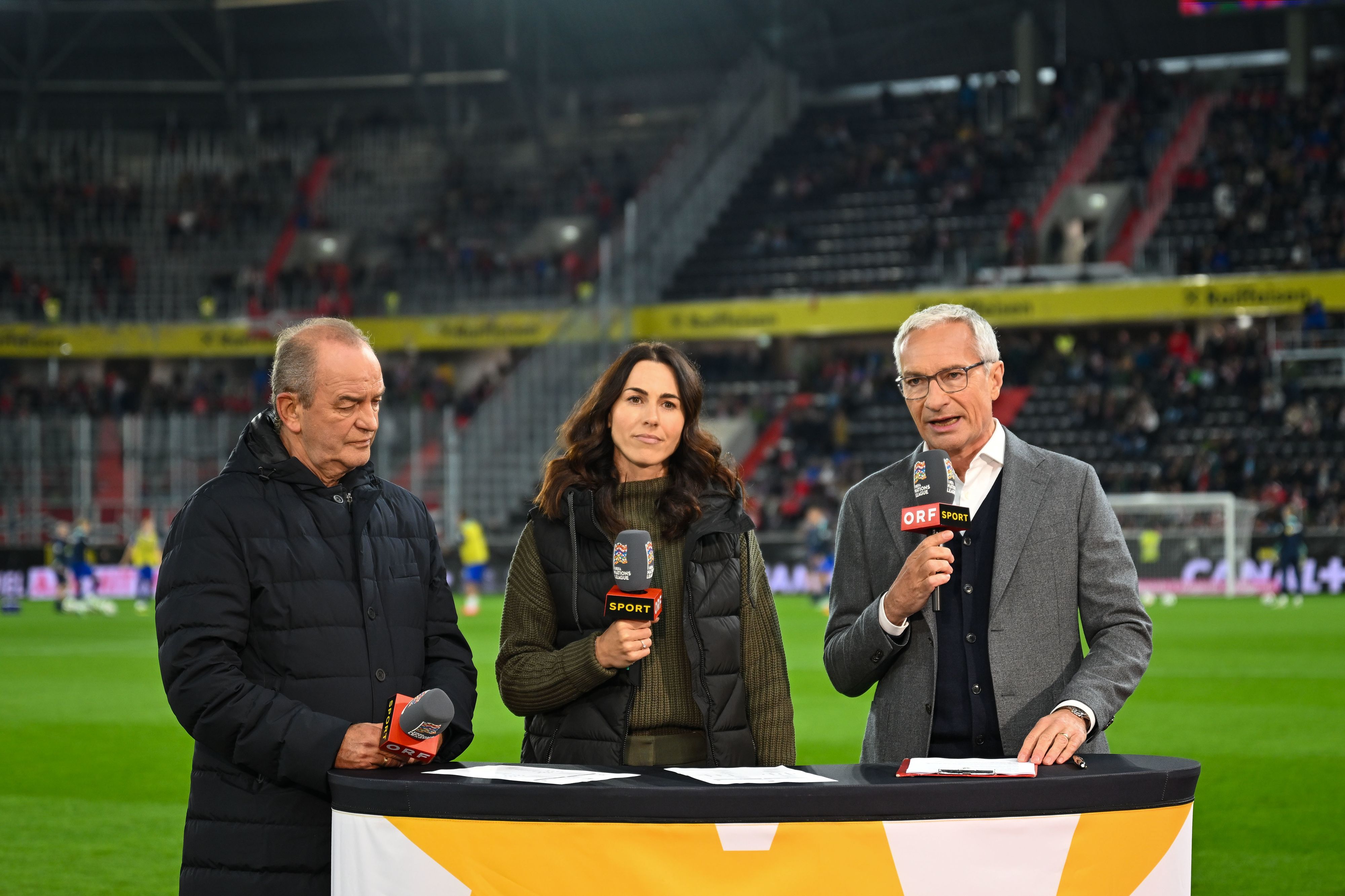 ORF-Expertin Viktoria Schnaderbeck mit Herbert Prohaska und Rainer Pariasek. 