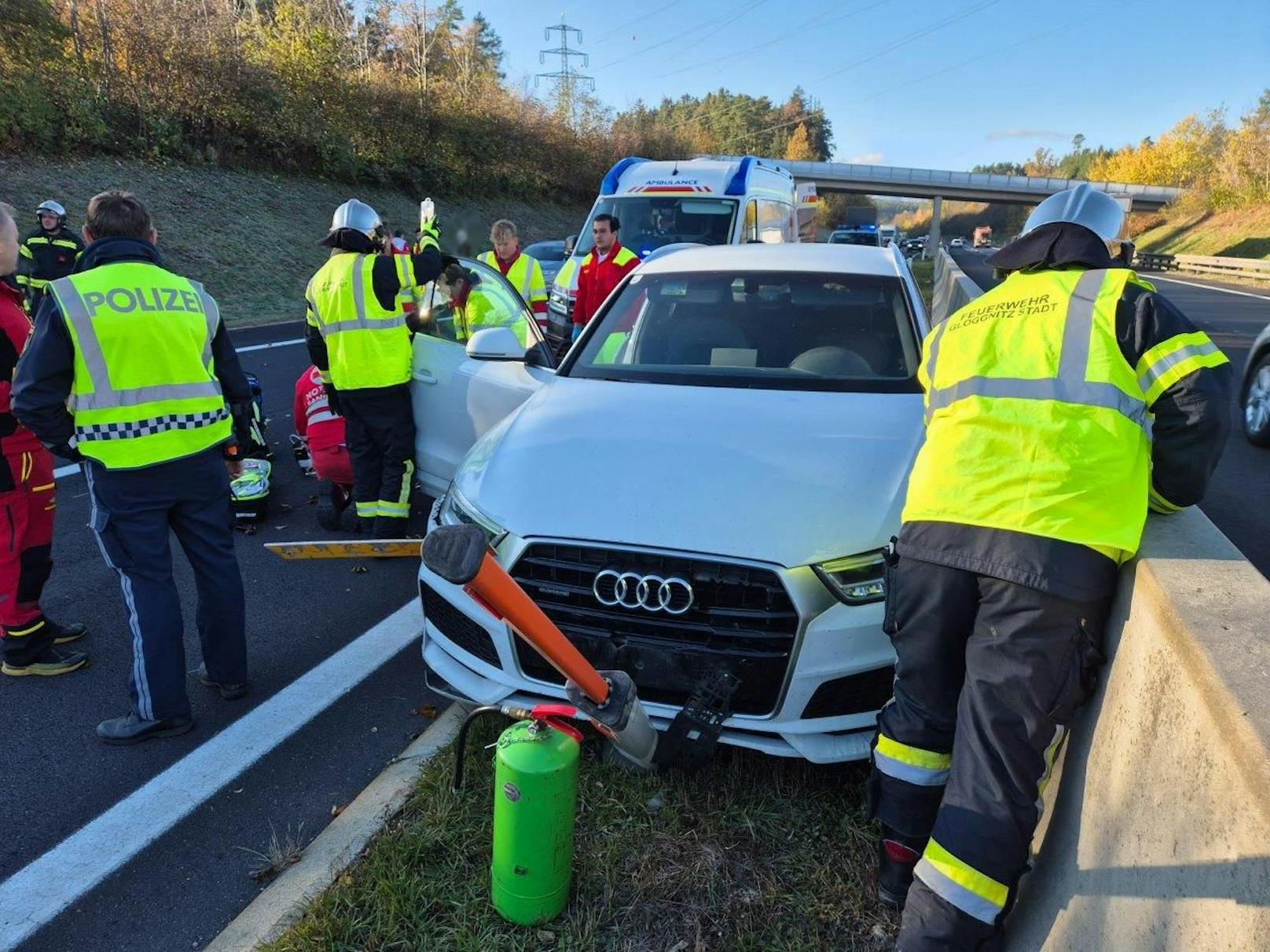 Medizinischer Notfall: Crash auf der S6 – Einsatzkräfte vor Ort