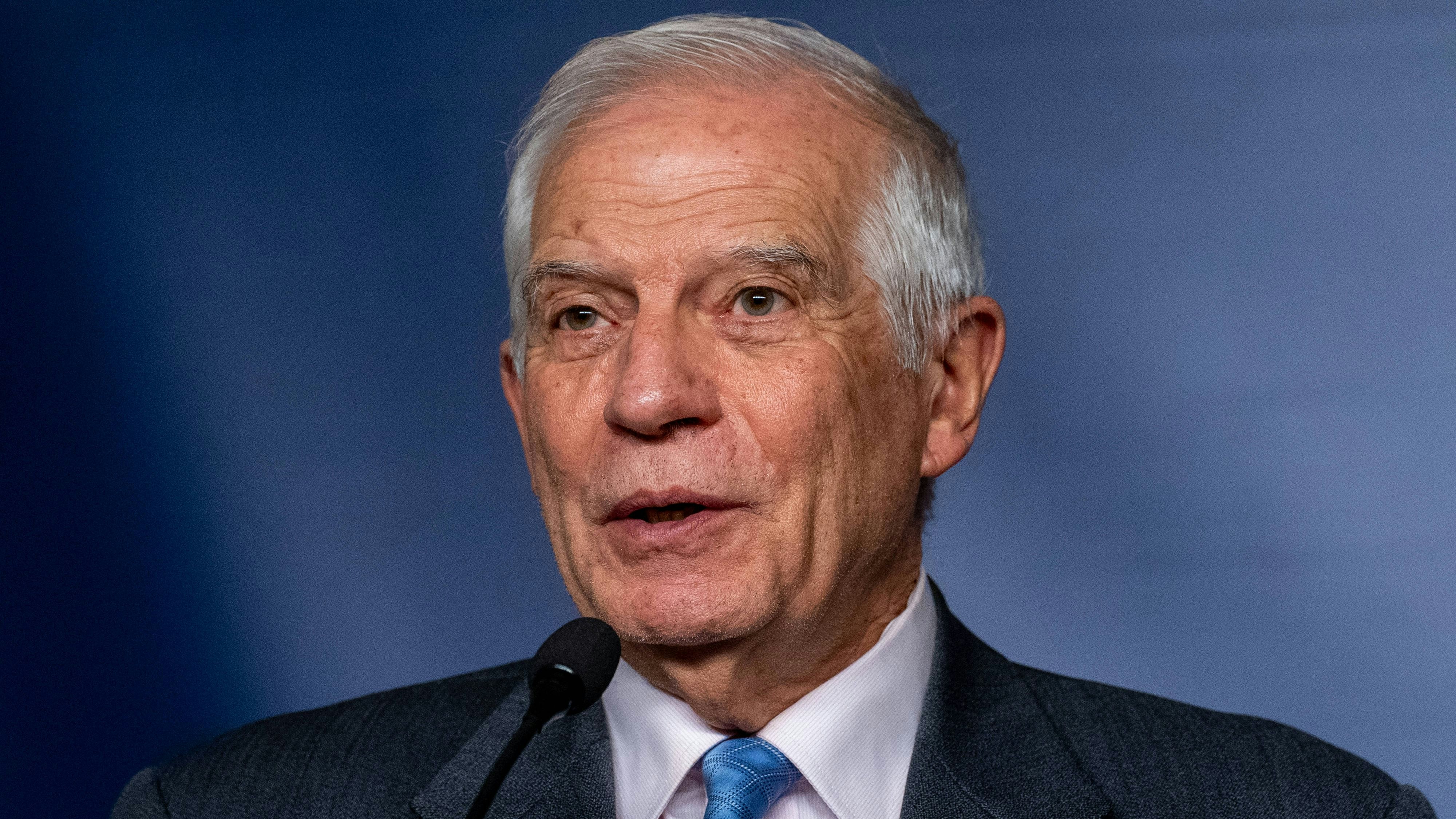 Der EU-Chefdiplomat will den Dialog mit Israel aufgrund der Kriegsführung des Landes aussetzen.