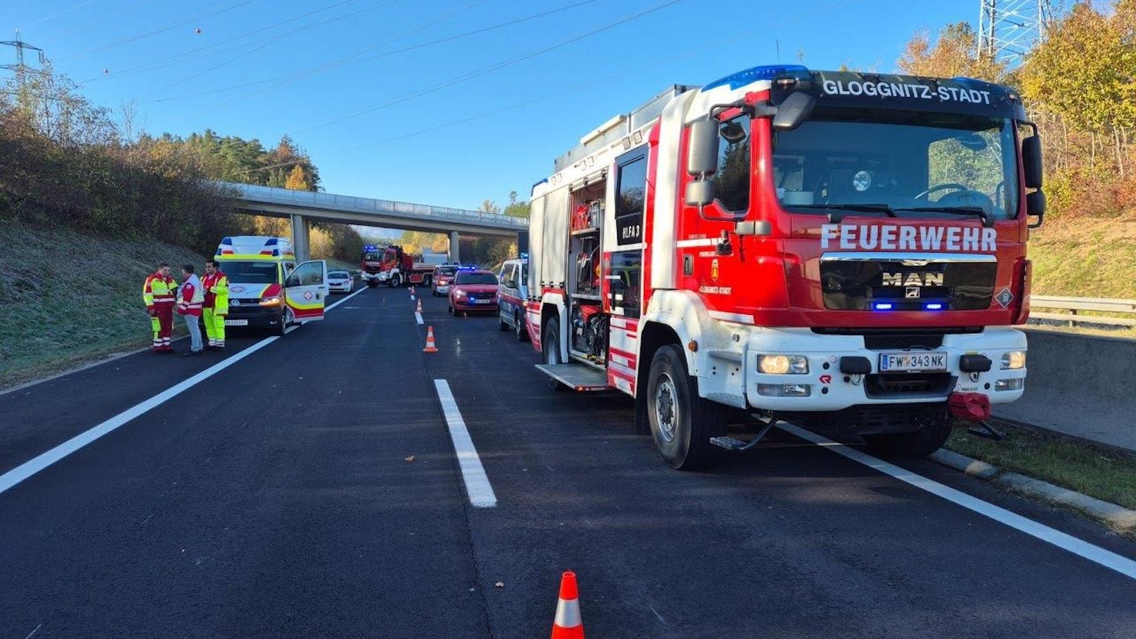 Medizinischer Notfall: Crash auf der S6 – Einsatzkräfte vor Ort