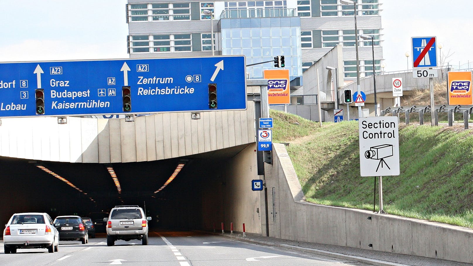 Enthüllt: So oft blitzt Section Control auf A22 täglich