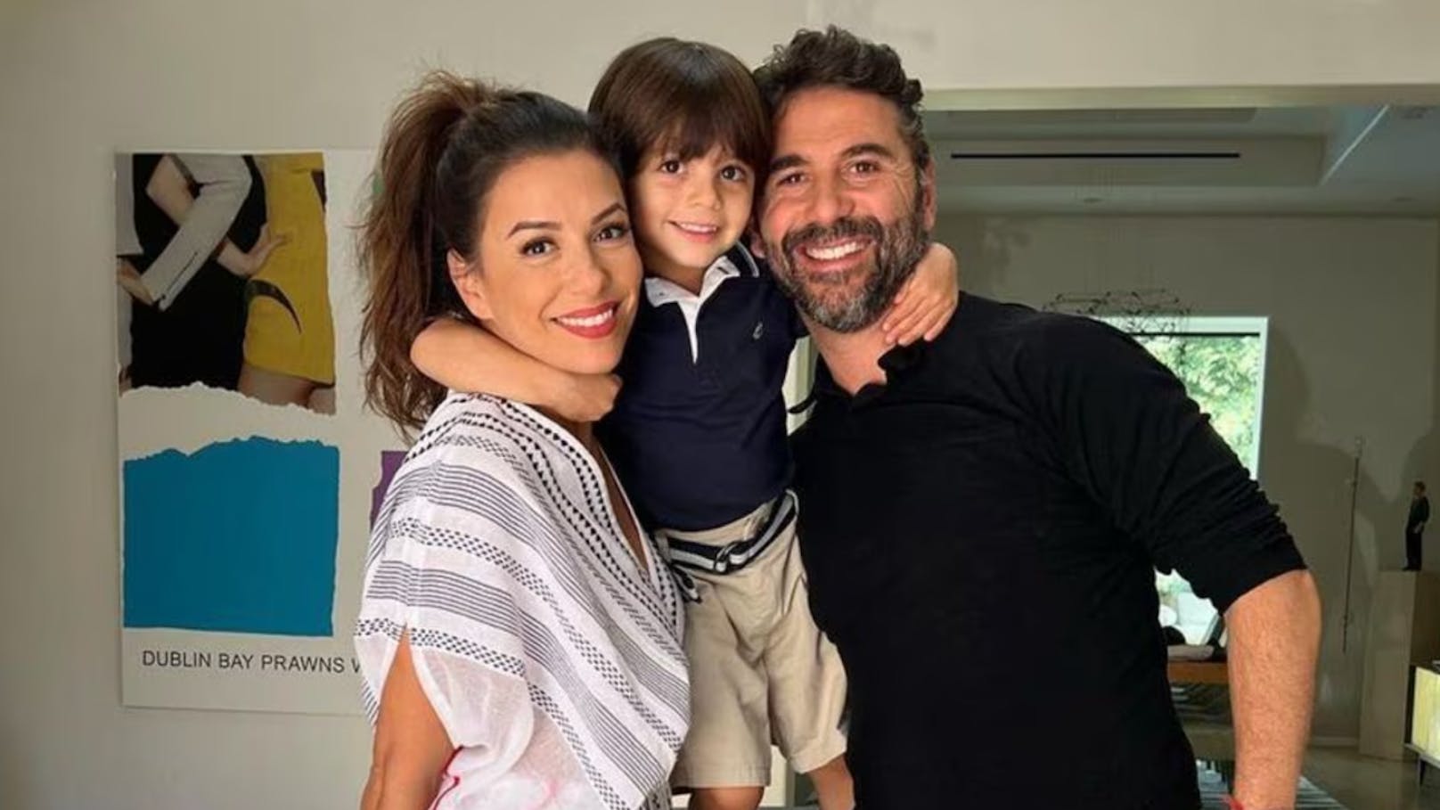 Eva Longoria wandert mit Ehemann José Bastón und Sohn Santiago aus.