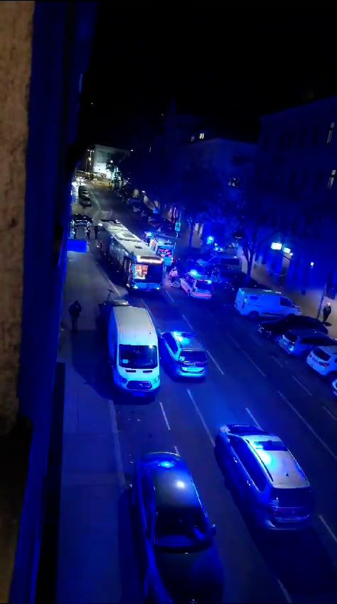 Der Mann (53) wurde vom Bus überrollt.