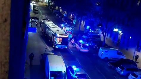 Der Mann (53) wurde vom Bus überrollt. 