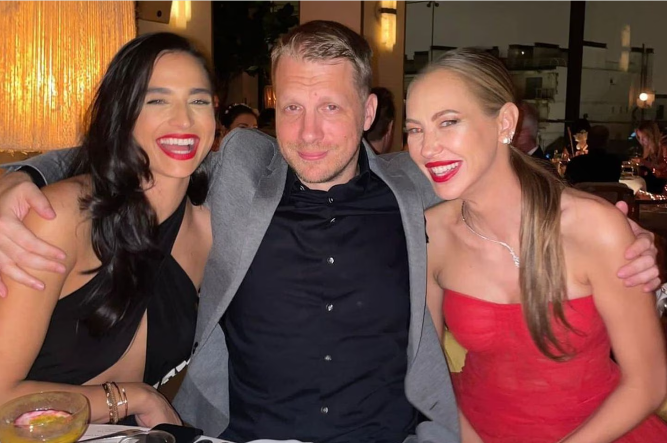 Im Trennungsdrama zwischen Amira (l.) und Olli scheint Sandy (r.) am besten wegzukommen.