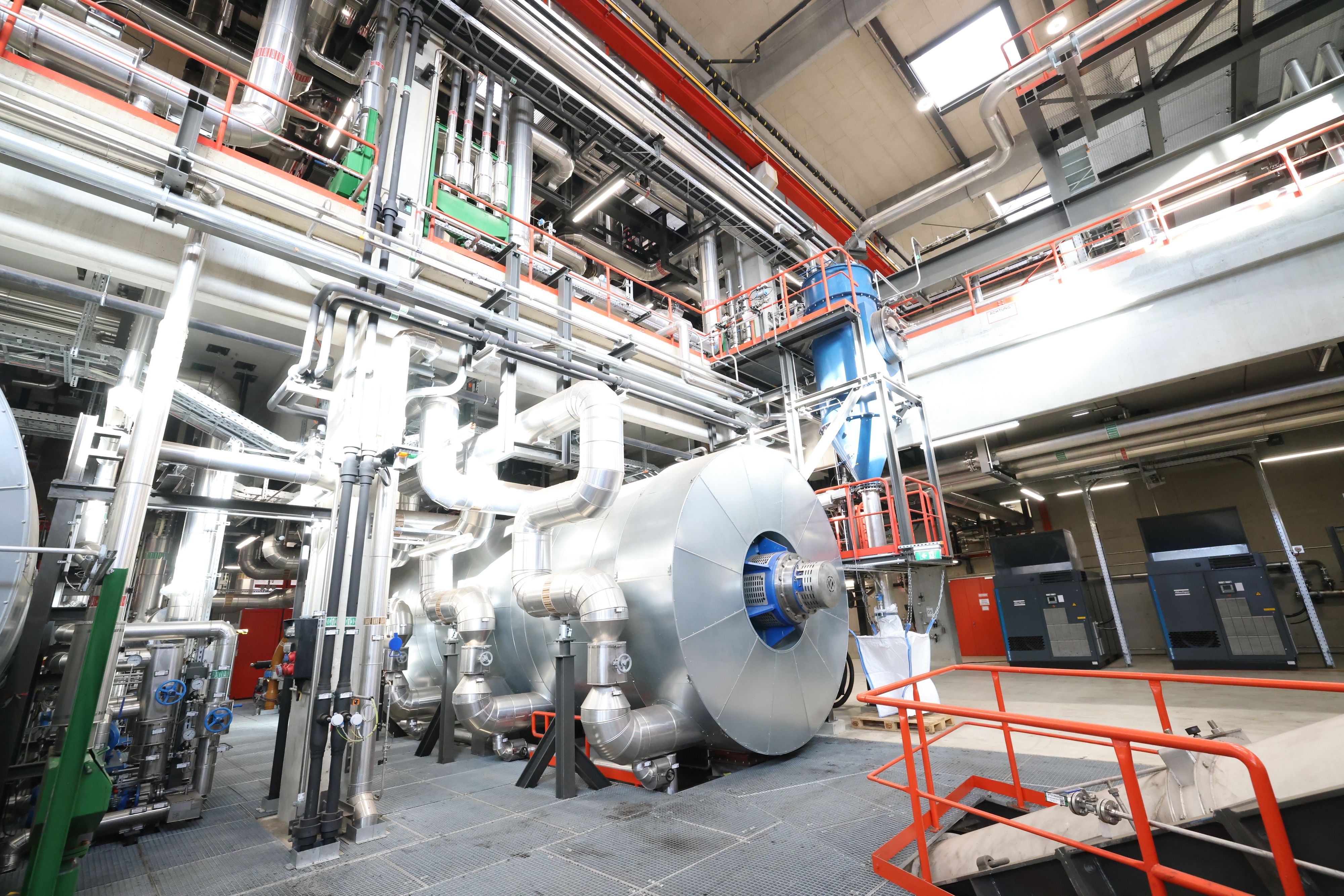 Eine neue Trocknungsanlage für Klärschlamm geht am Standort Simmeringer Haide in Betrieb.