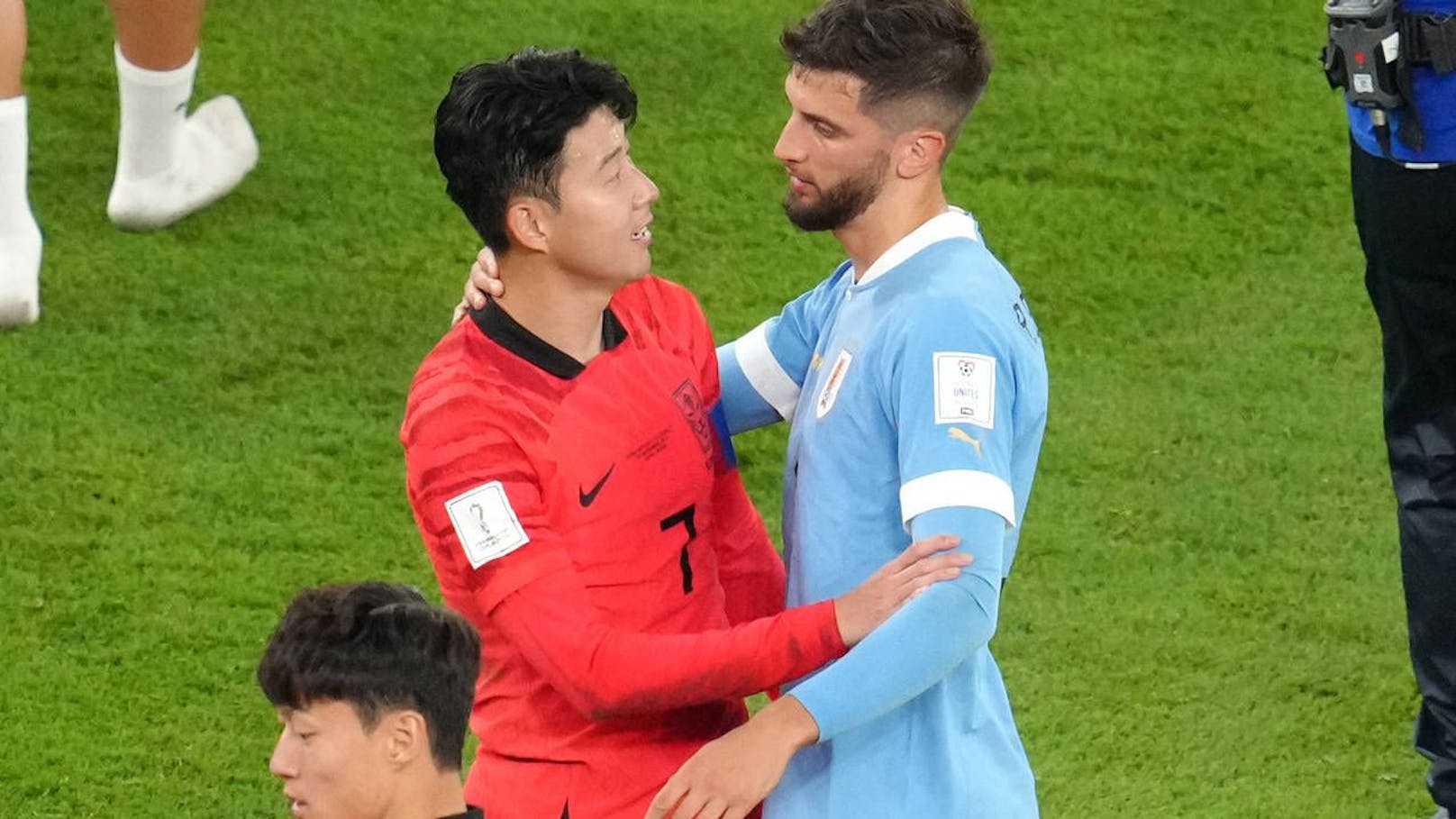 Son und Bentancur beim Duell Korea gegen Uruguay