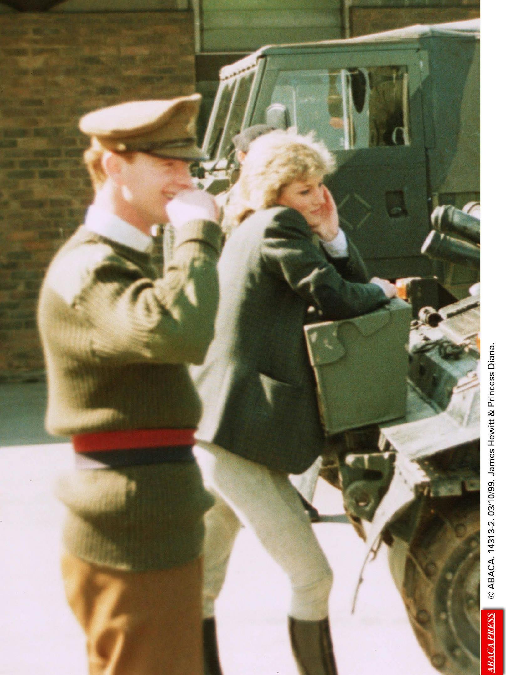 Prinzessin Diana und James Hewitt im Jahr 1994. Die Prinzessin von Wales verpflichtete den 66-Jährigen zunächst als Reitlehrer für sich, später auch für ihre Söhne William und Harry.