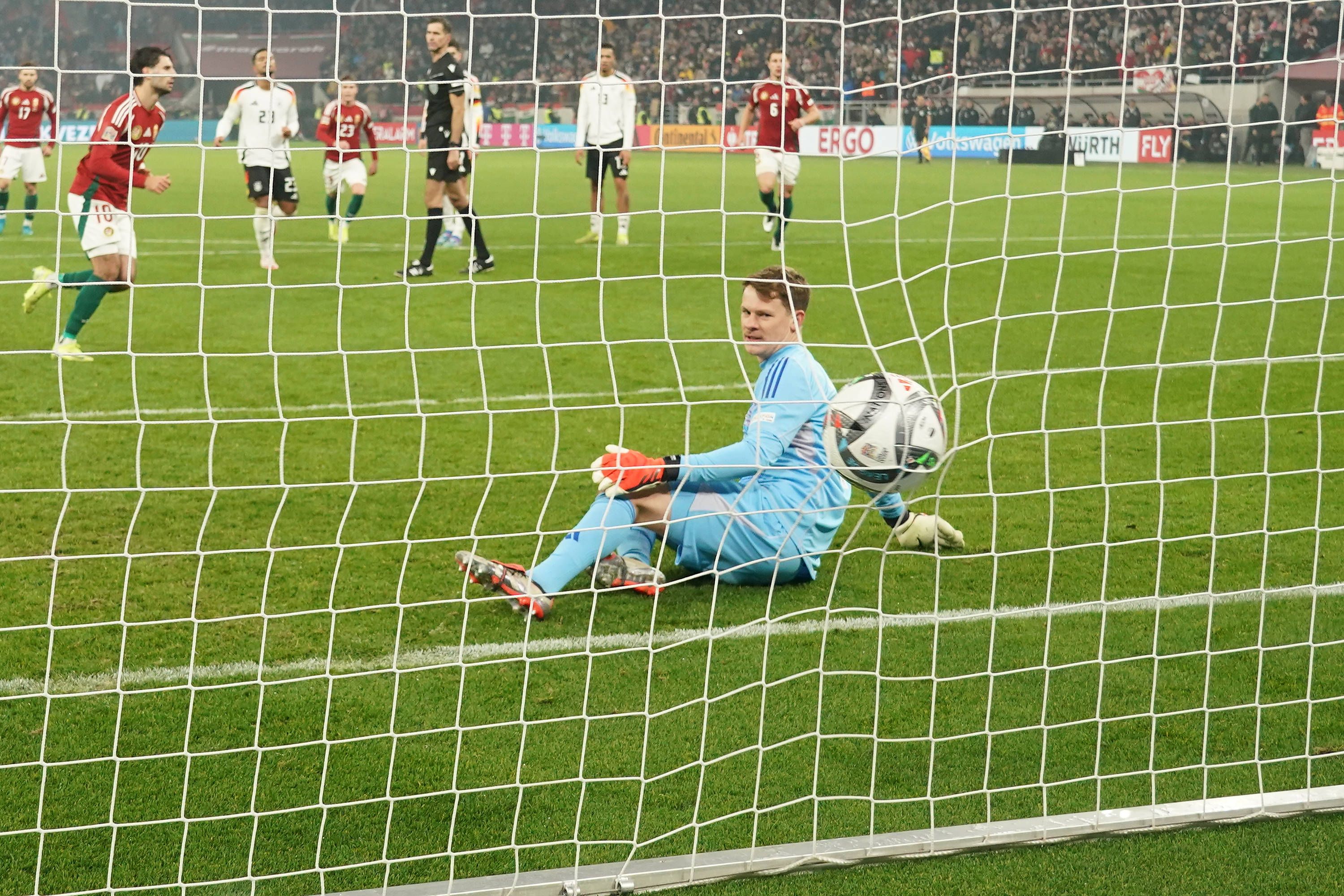 Dominik Szoboszlai lupfte den Ball beim Elfer ins Tor, Tormann Alexander Nübel hatte das Nachsehen.