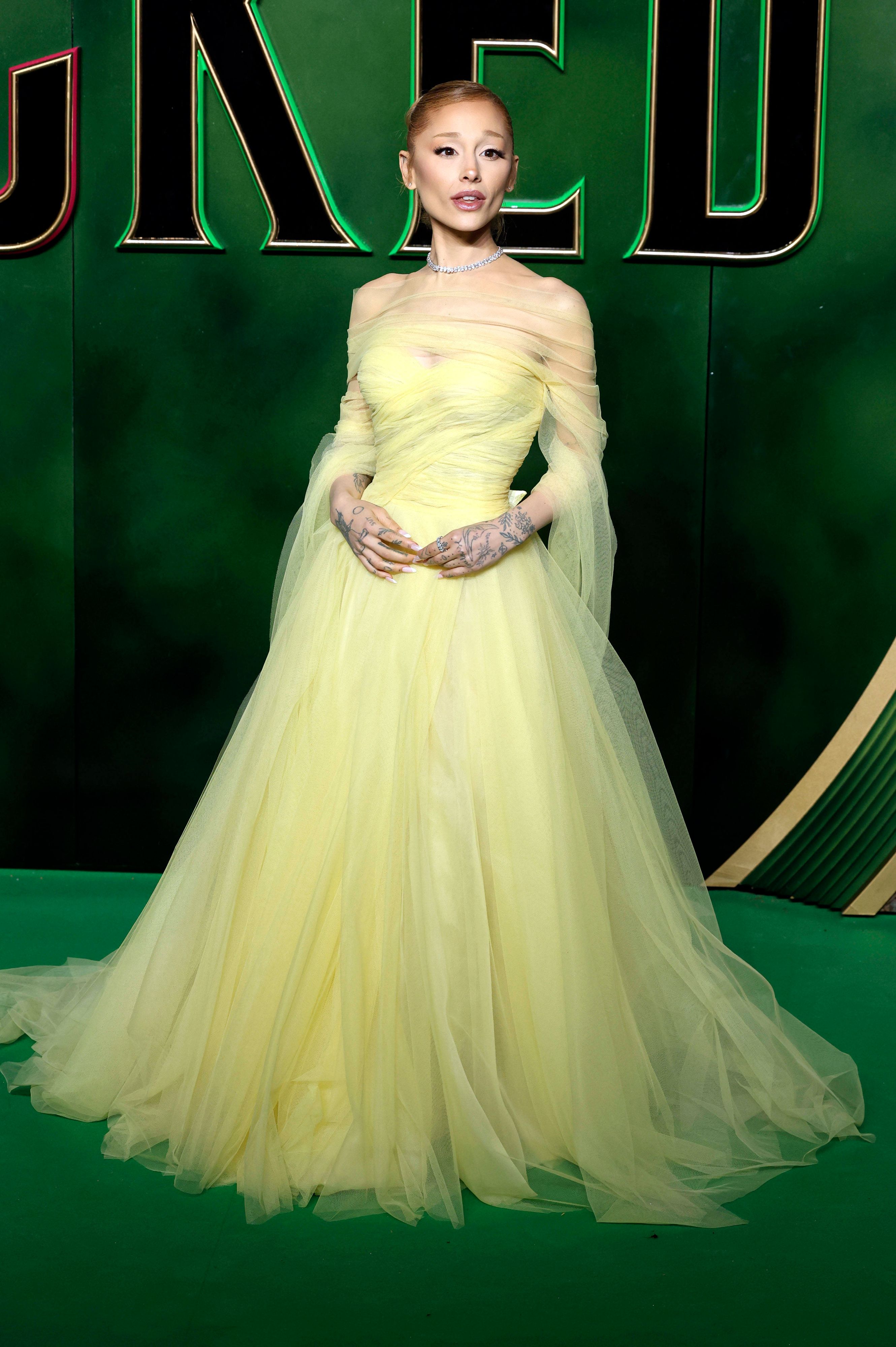 Die Fans sind besorgt, da Ariana Grande stark abgenommen hat.