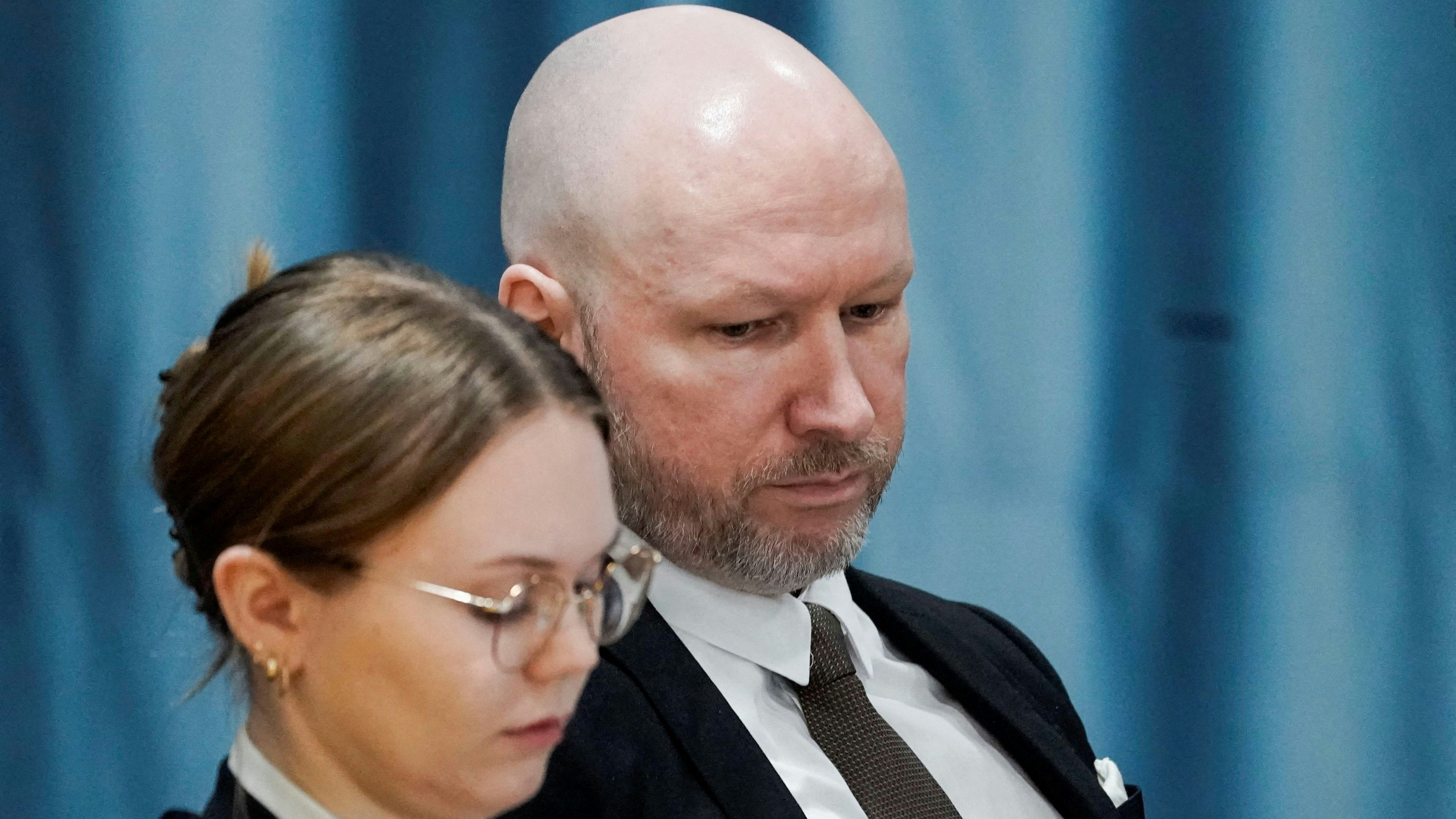 13 Jahre nach den Anschlägen in Oslo und auf Utøya stellt Anders Breivik erneut einen Antrag auf Haftentlassung.