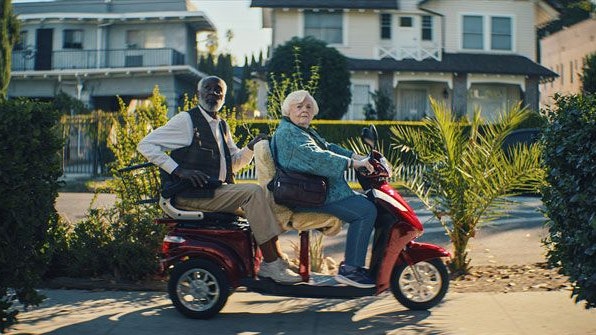 Heute.at - 94-jähriger Racheengel macht in Kinohit Stunts selbst